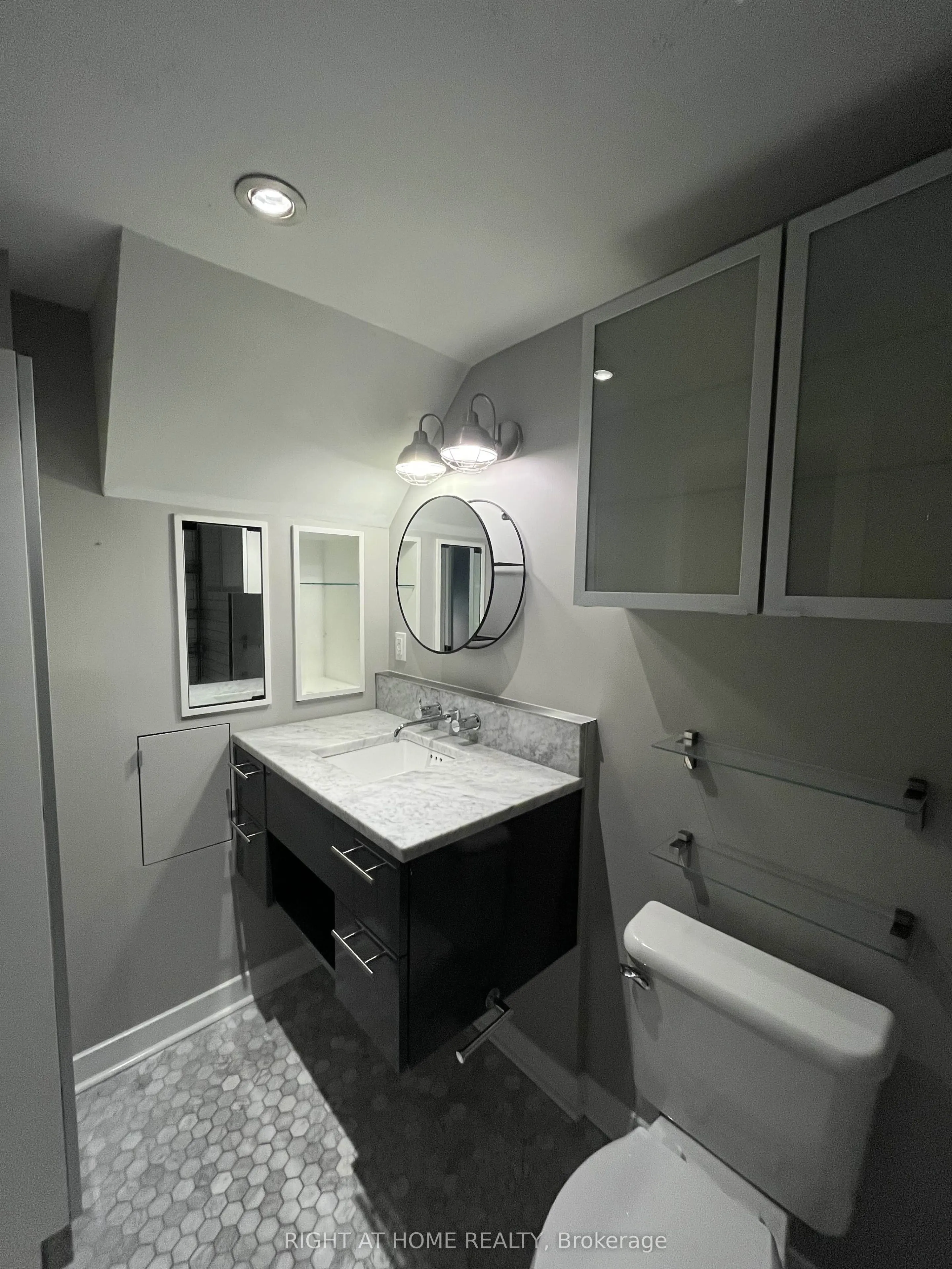 325 Jarvis Street, #32