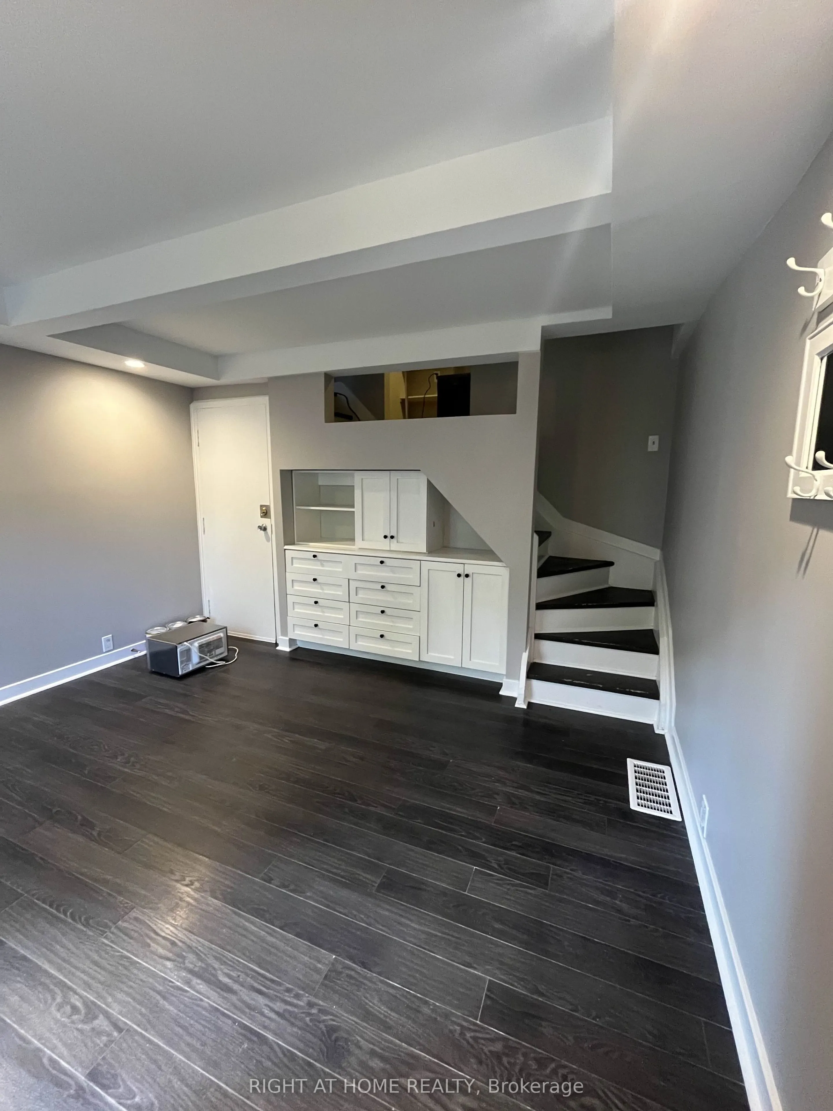 325 Jarvis Street, #32