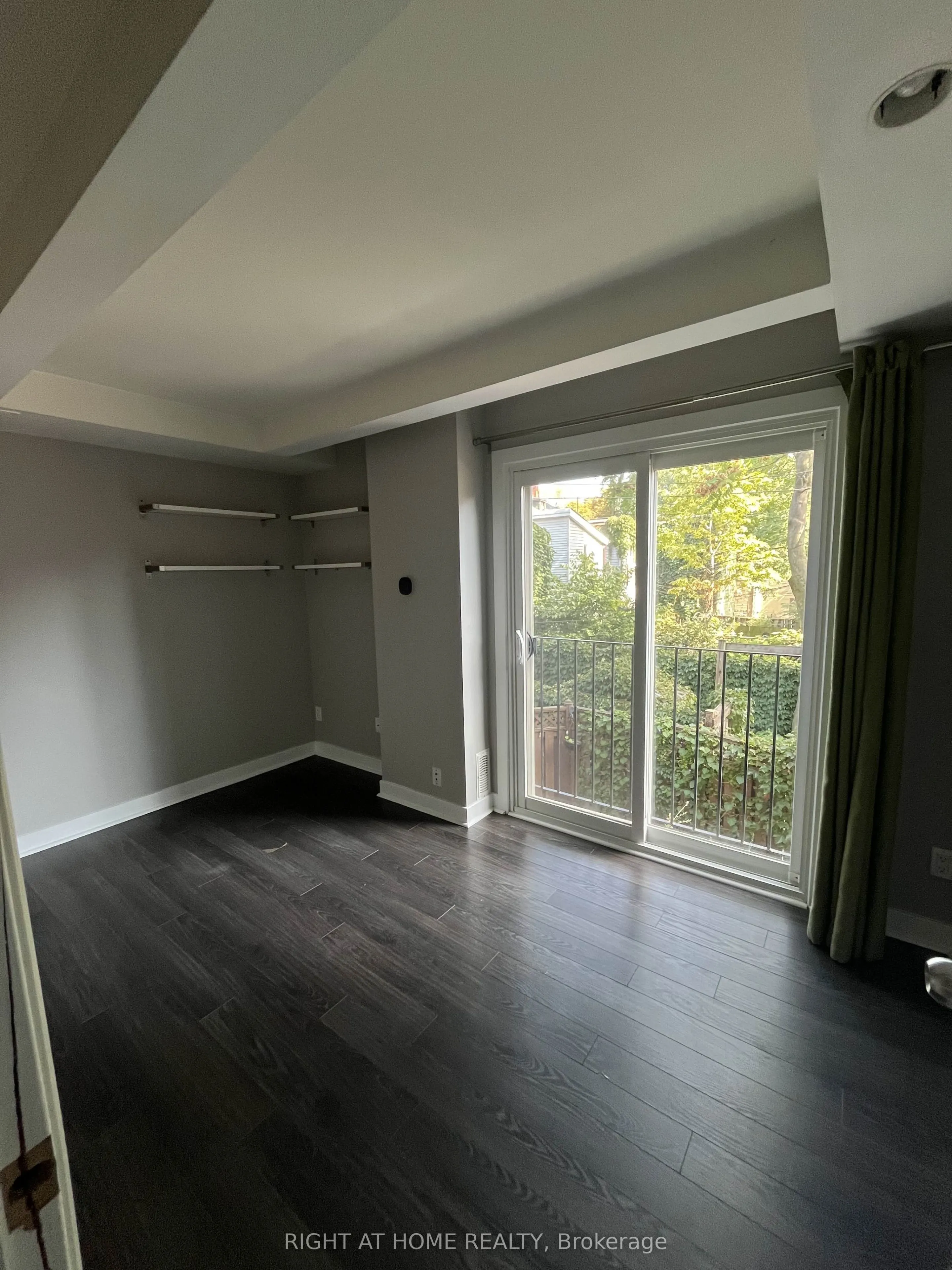 325 Jarvis Street, #32