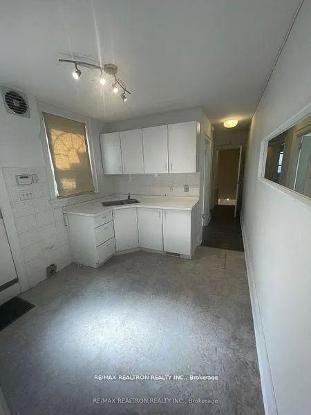 3331A Yonge Street E