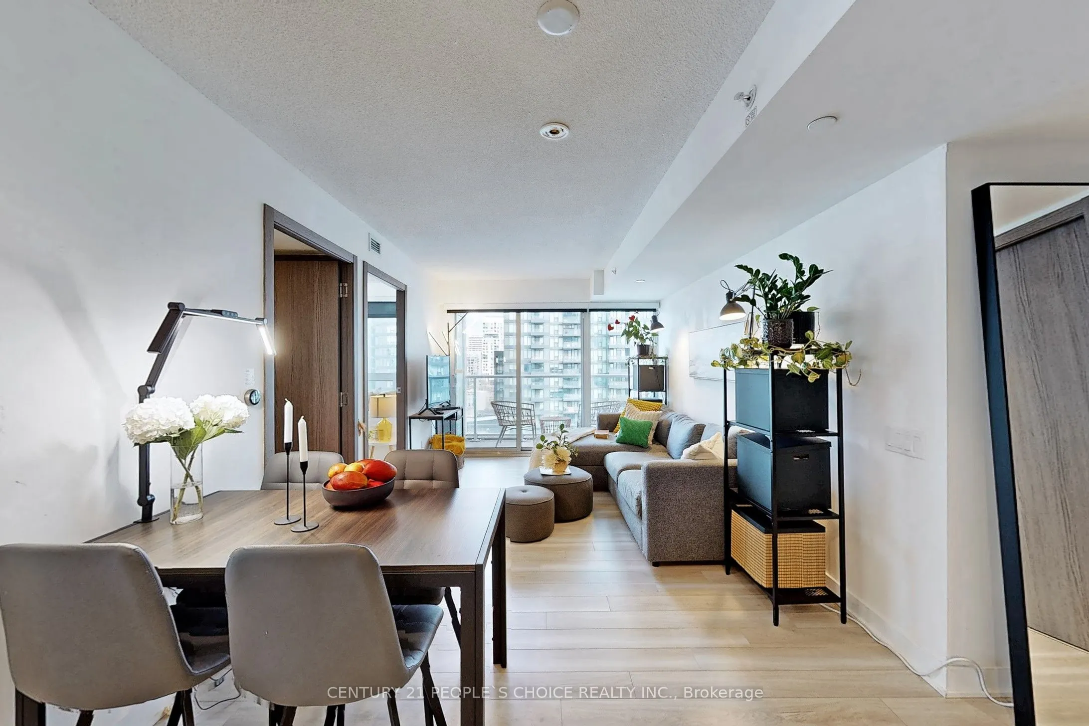17 Bathurst Street, #1006