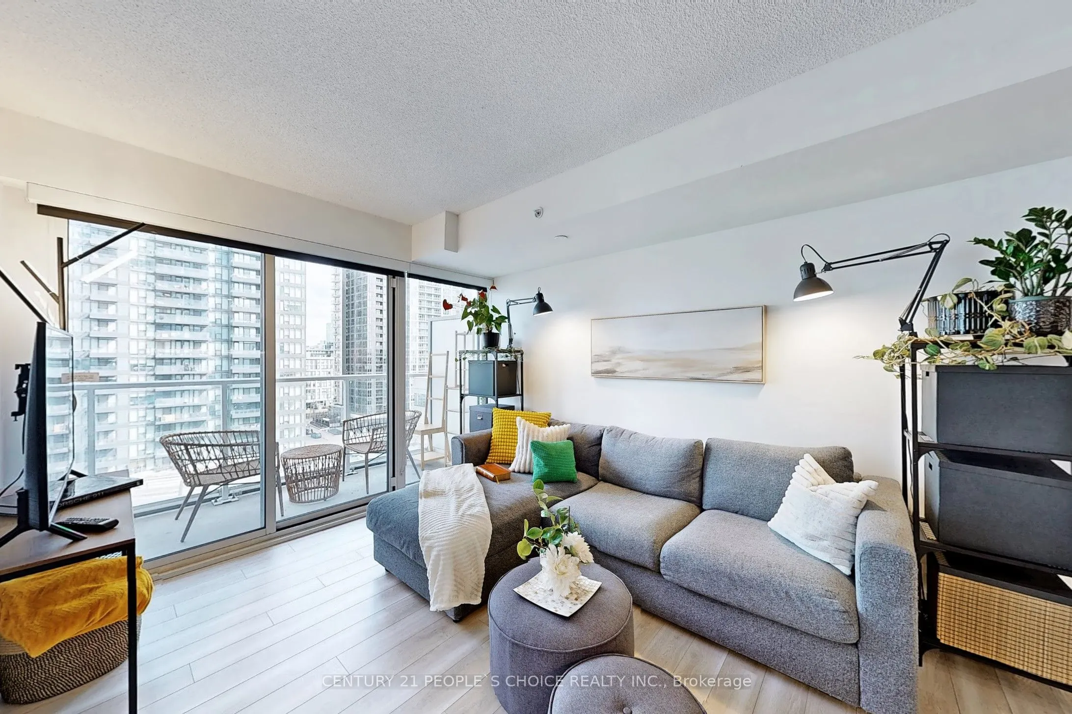 17 Bathurst Street, #1006