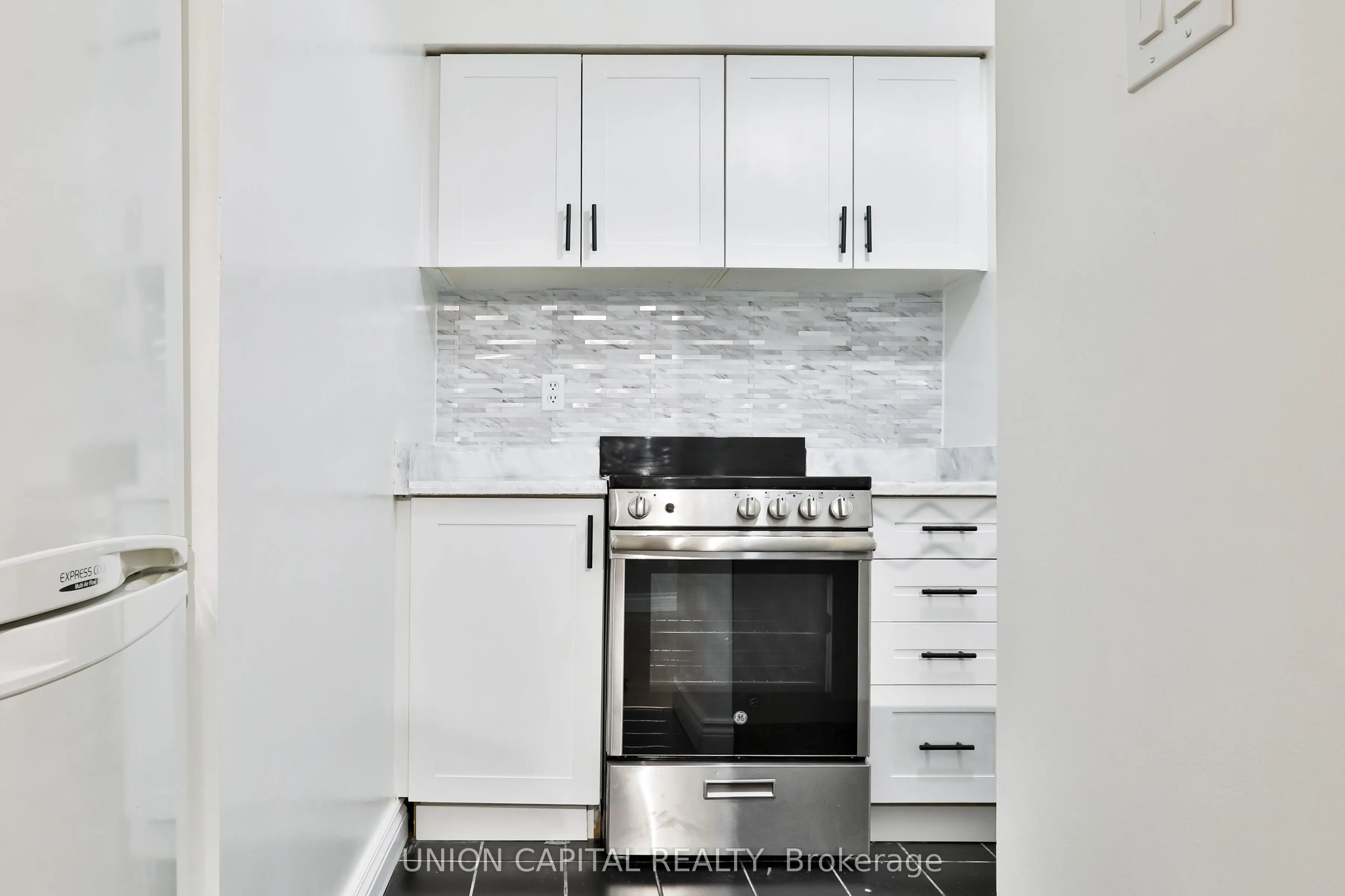 1055 Bay Street, #2209