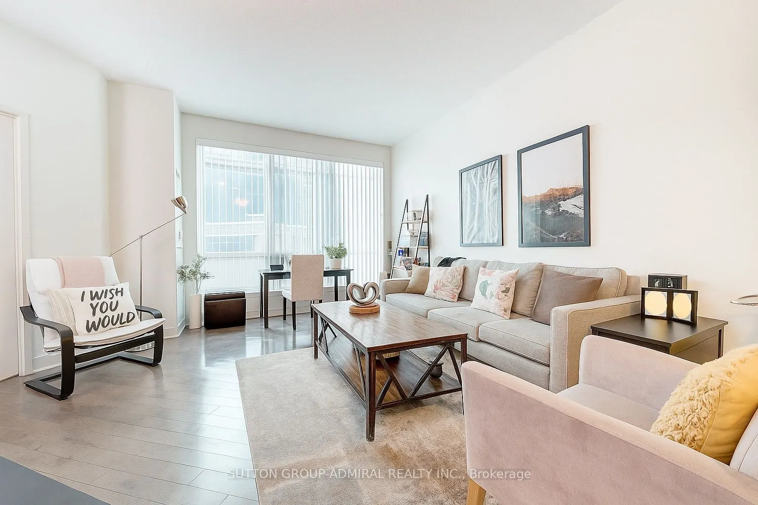 350 Wellington Street W, #201