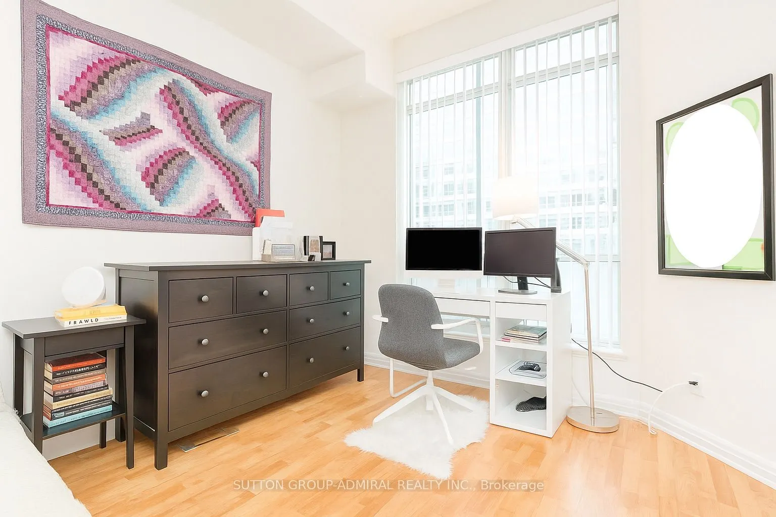 350 Wellington Street W, #201