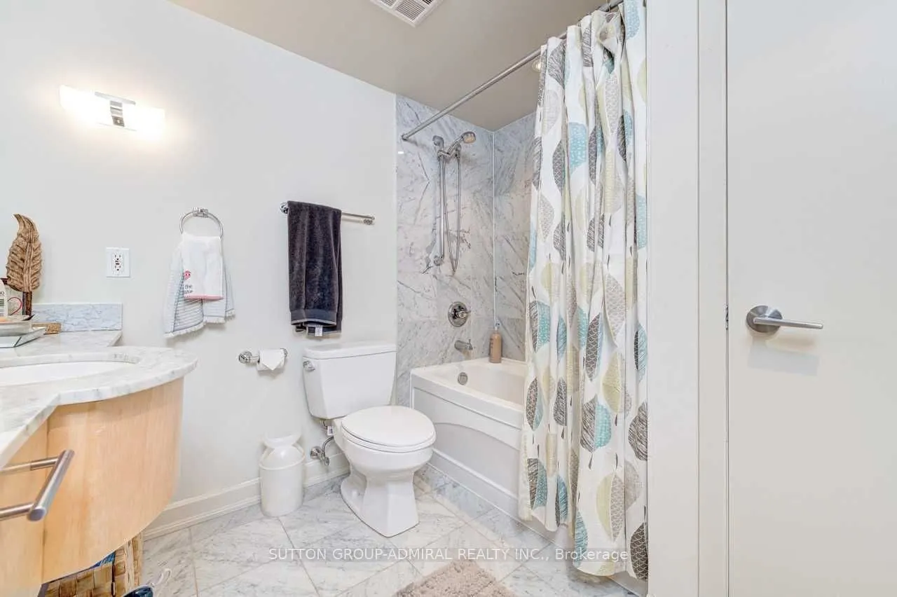 350 Wellington Street W, #201