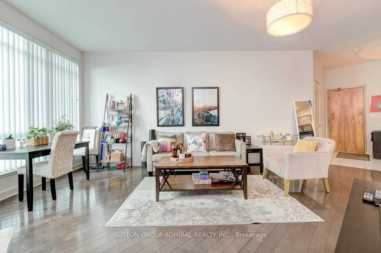 350 Wellington Street W, #201