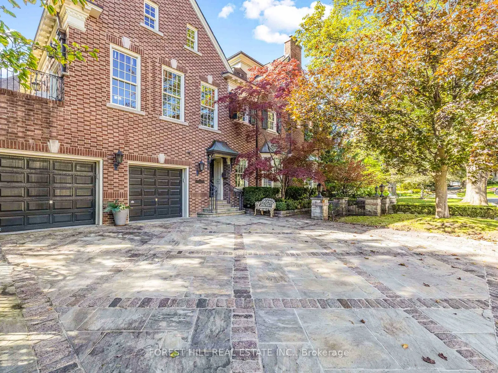 11 Dewbourne Avenue