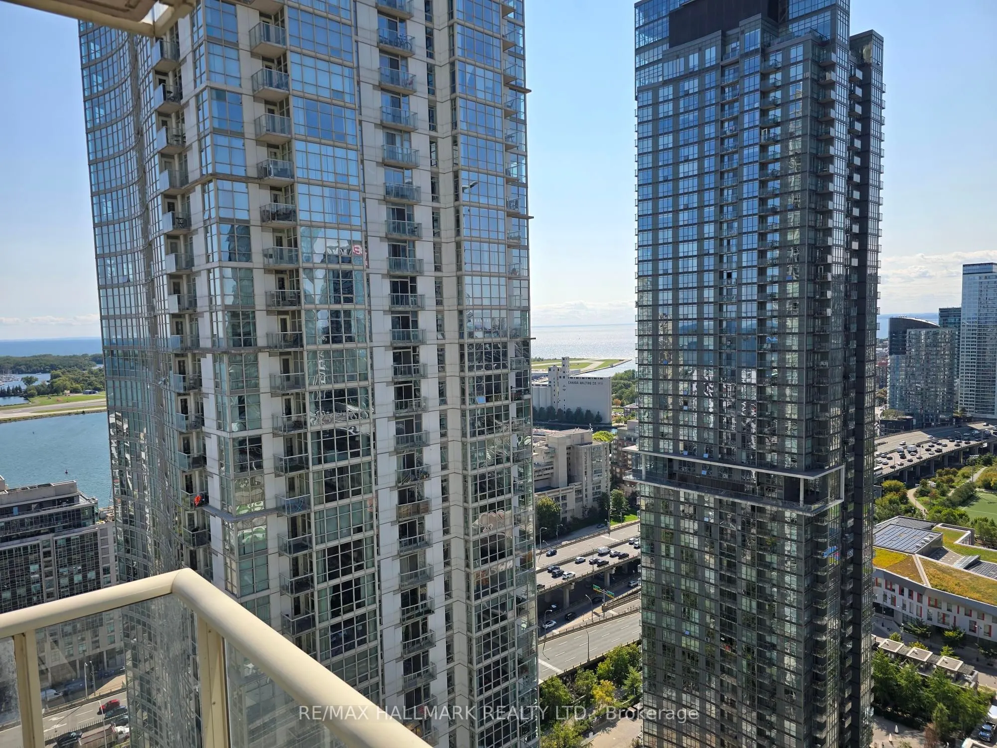 10 Navy Wharf Court, #3712