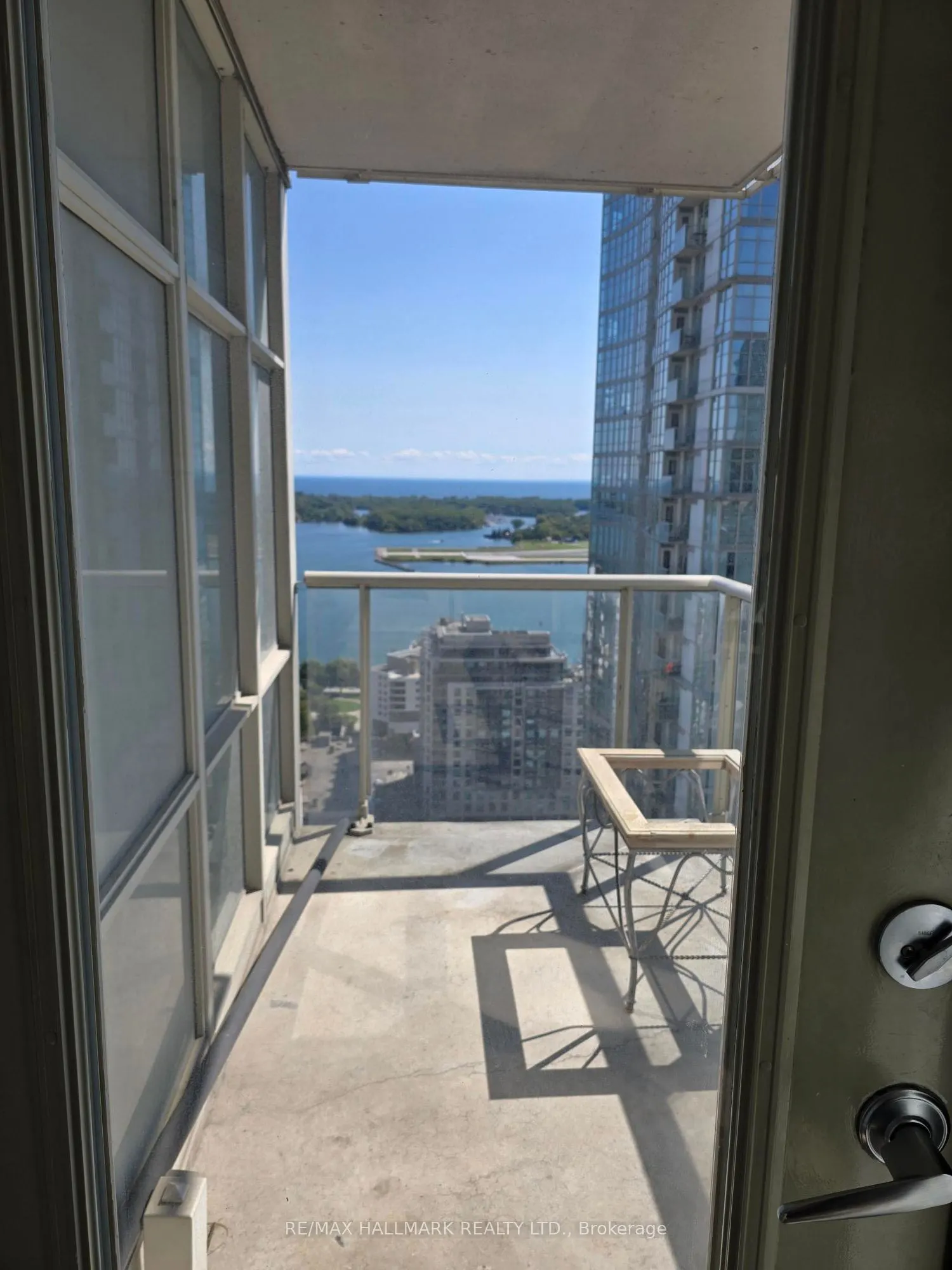 10 Navy Wharf Court, #3712