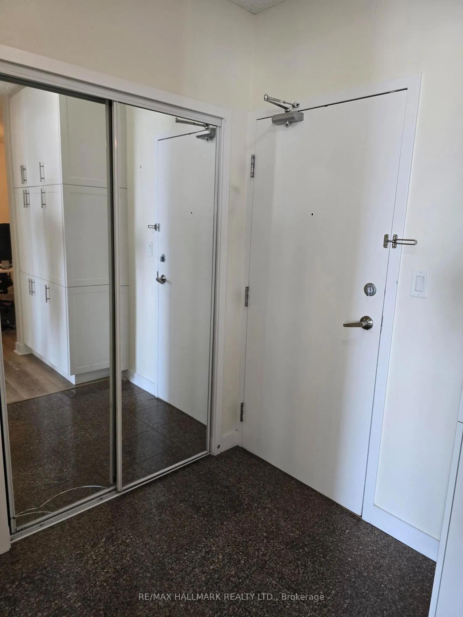 10 Navy Wharf Court, #3712