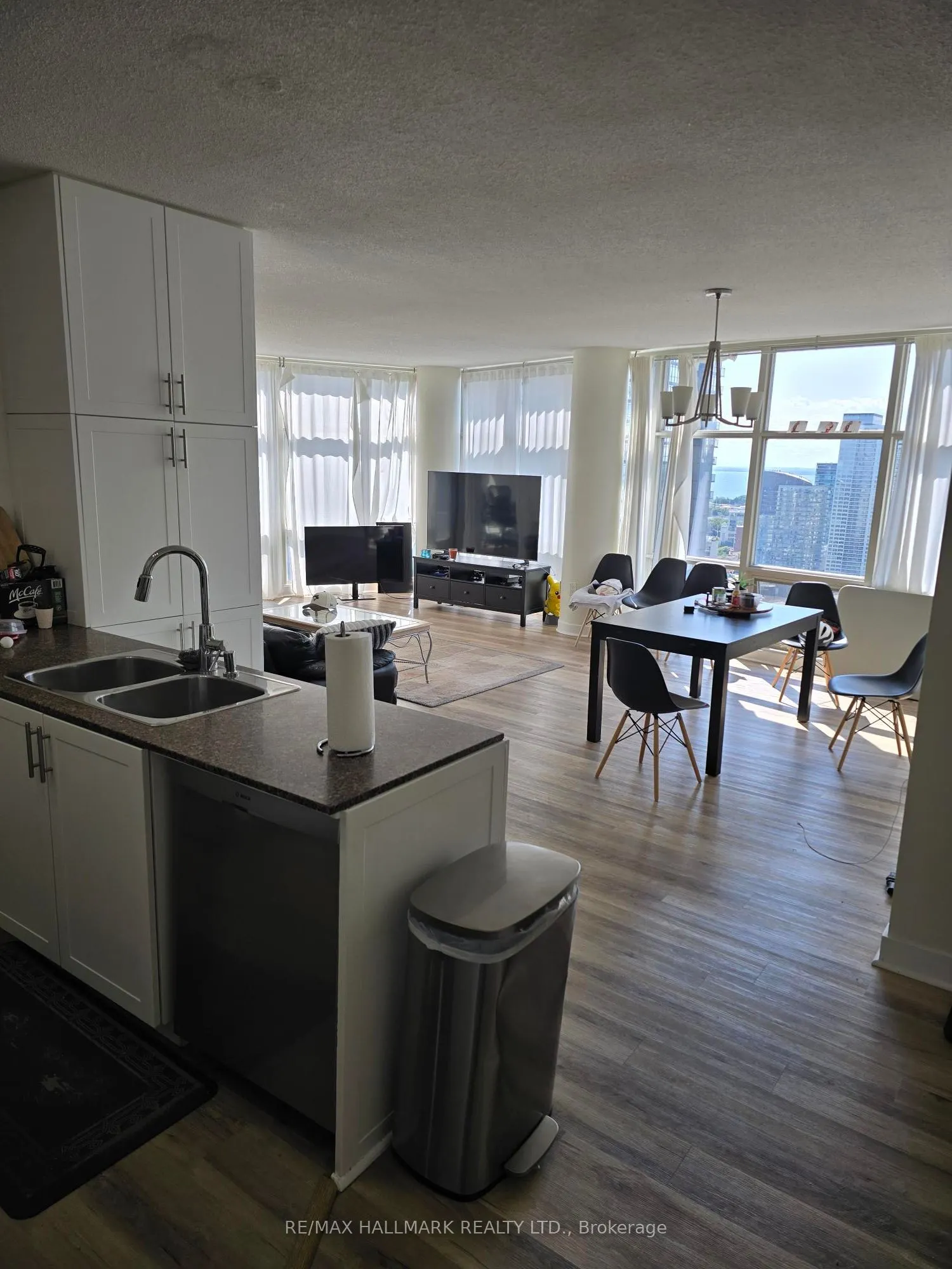 10 Navy Wharf Court, #3712