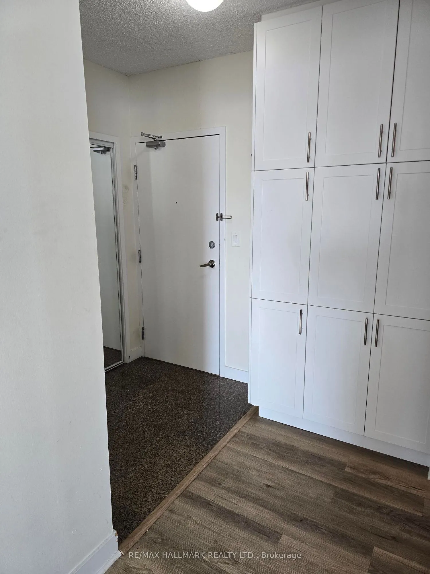 10 Navy Wharf Court, #3712