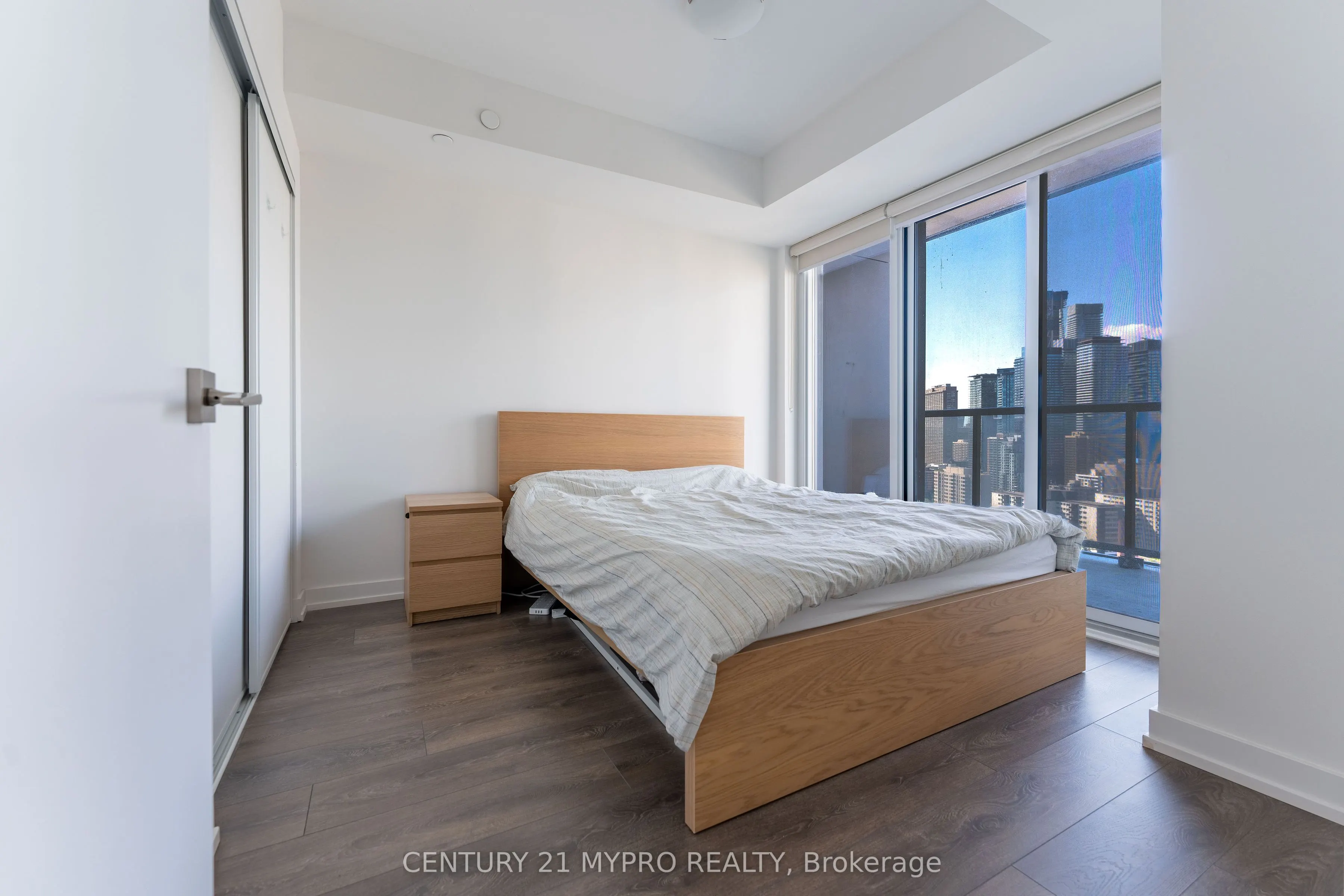 159 Wellesley Street E, #2501