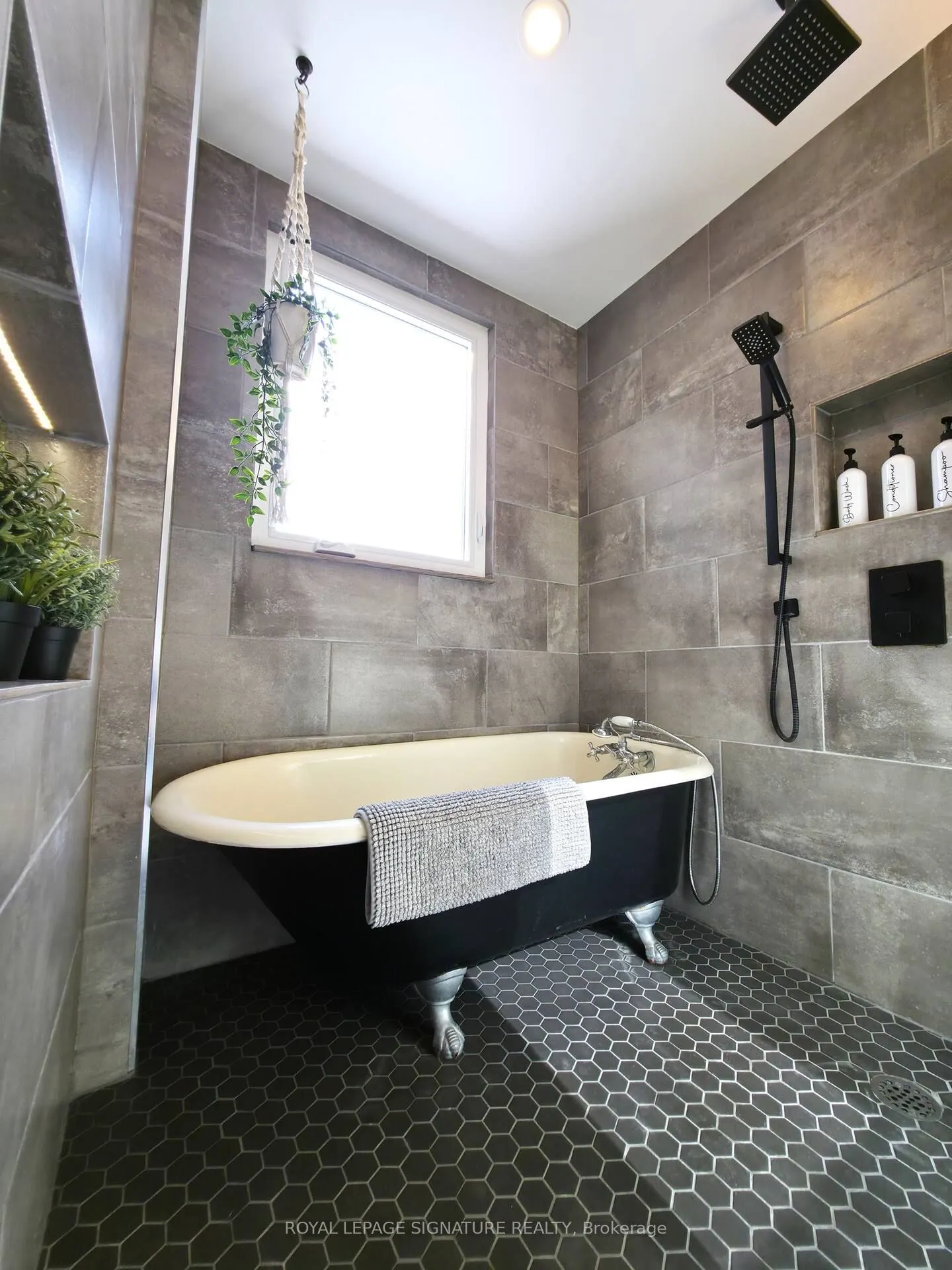 562 Parliament Street, #3 Furnished