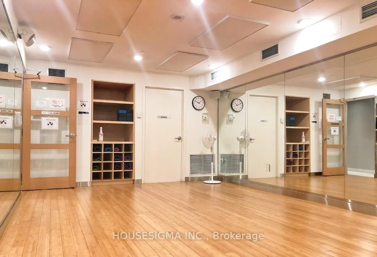 15 Iceboat Terrace, #1032