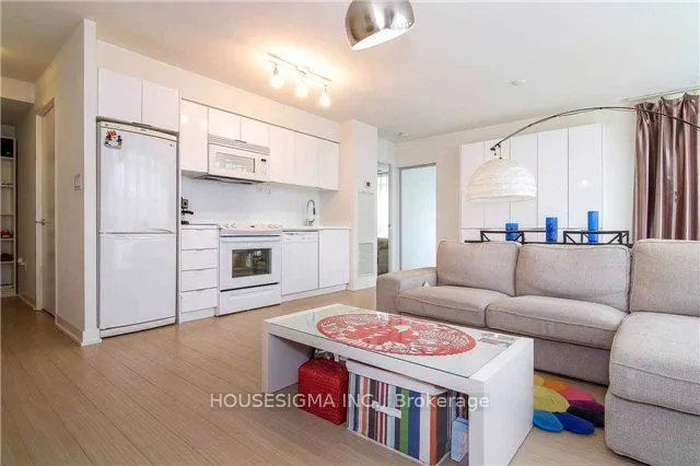 15 Iceboat Terrace, #1032