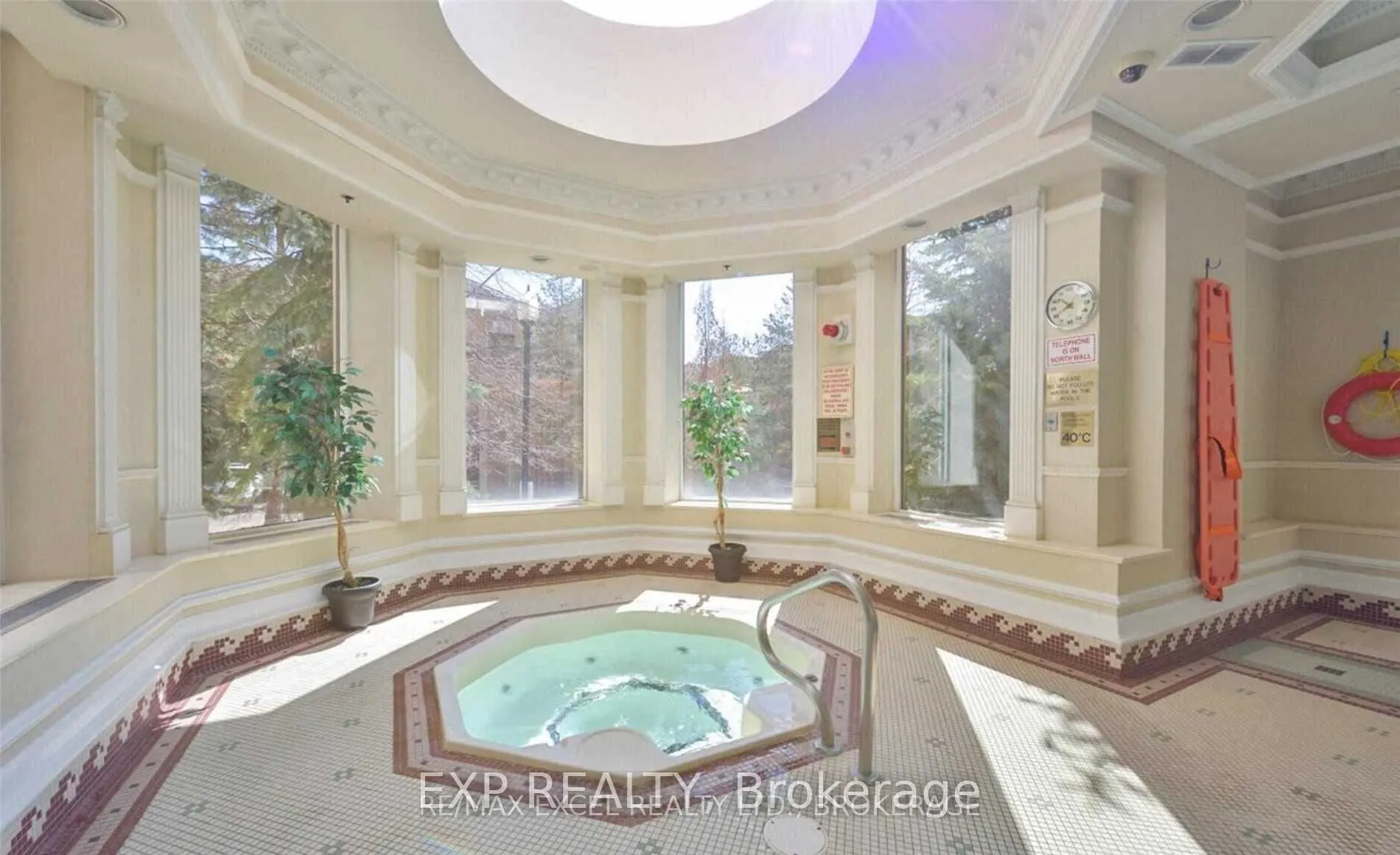 18 Sommerset Way, #1007