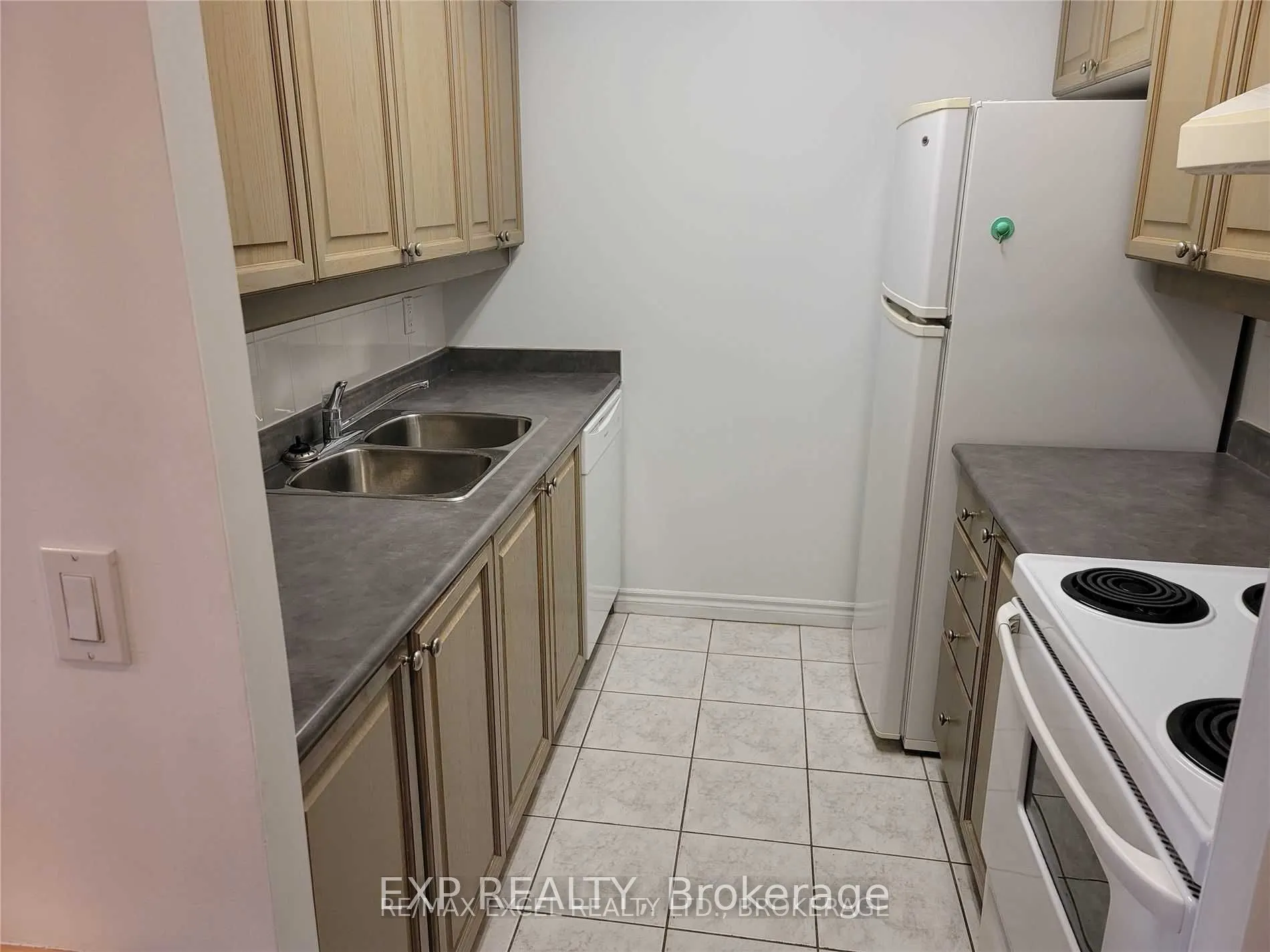 18 Sommerset Way, #1007