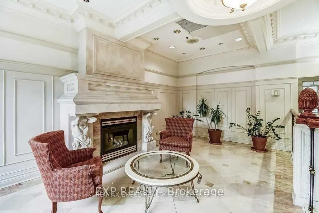 18 Sommerset Way, #1007