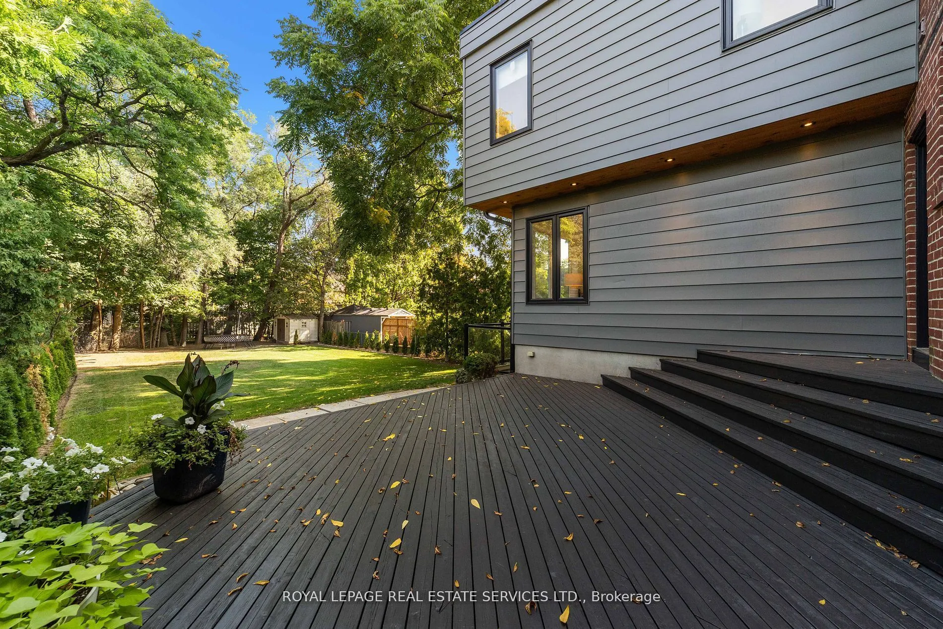 12 Armour Boulevard