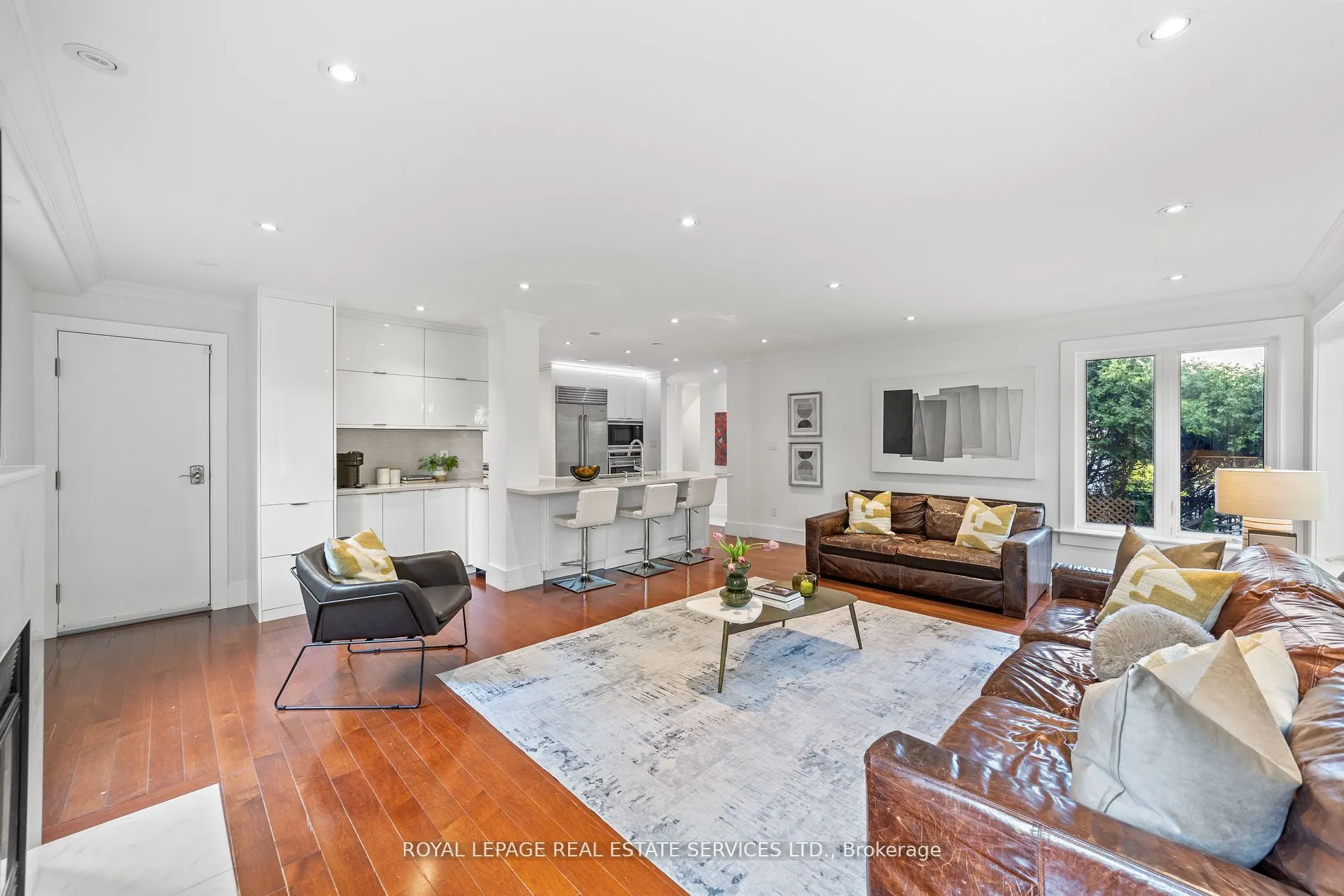 12 Armour Boulevard