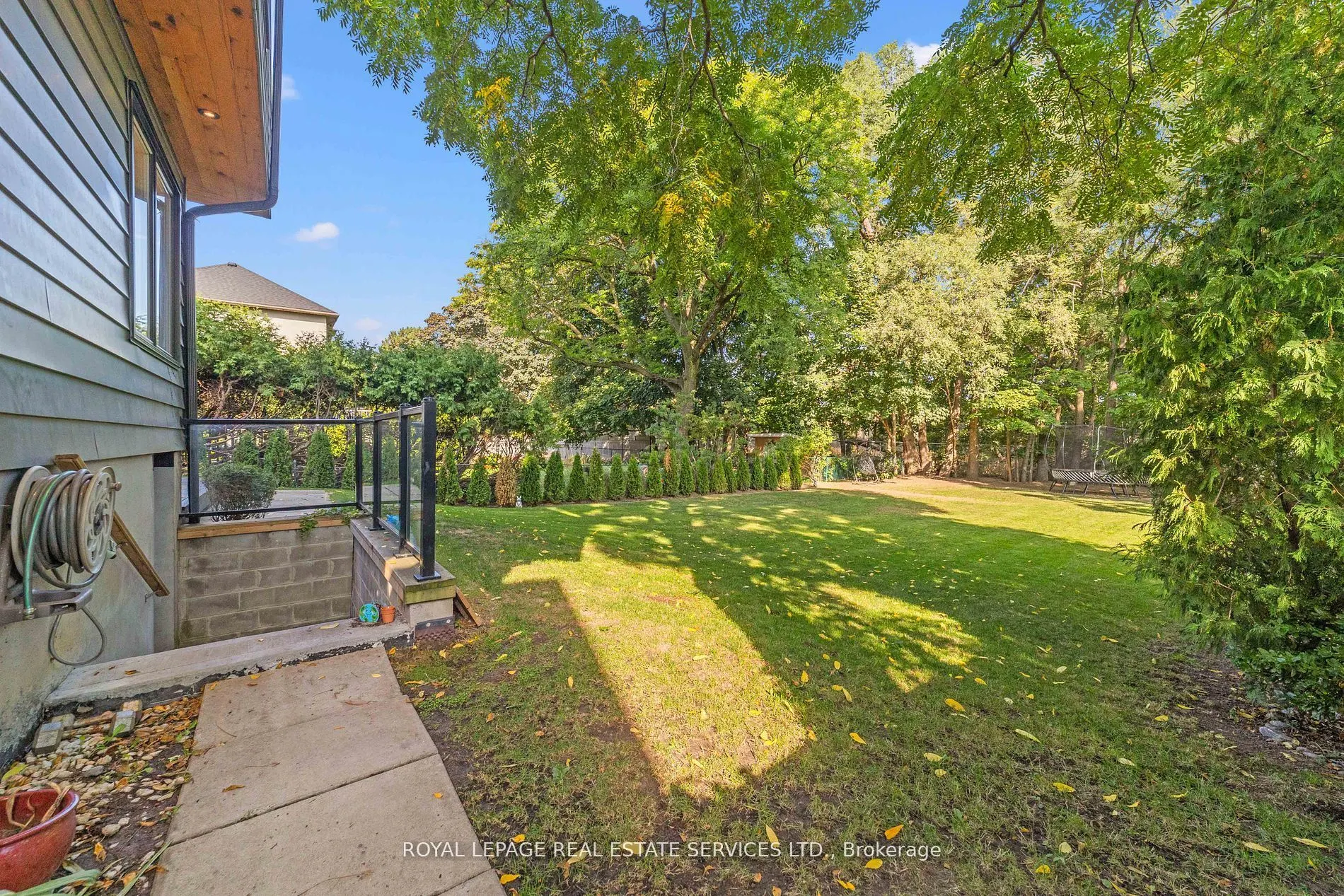 12 Armour Boulevard