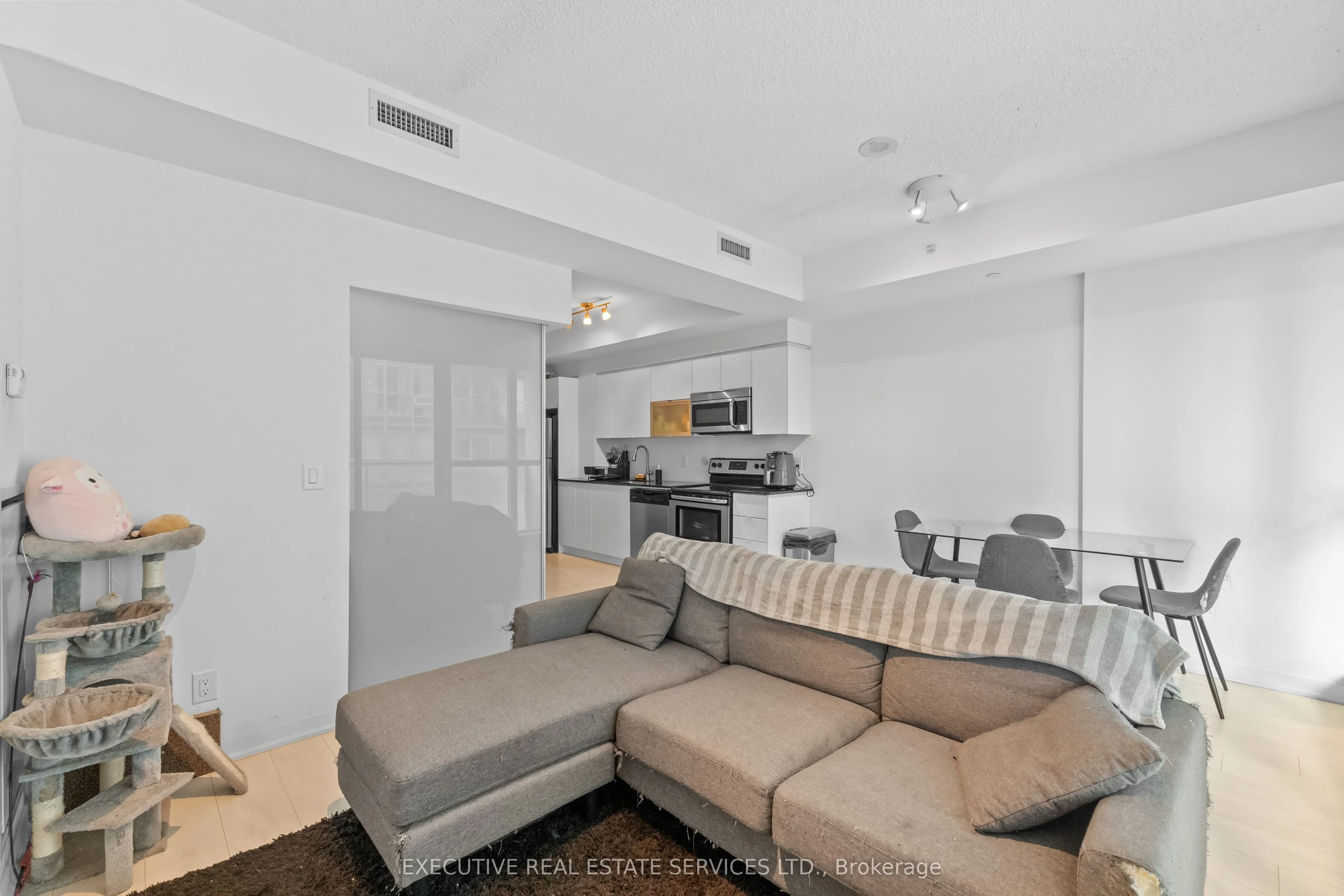 150 East Liberty Street, #605