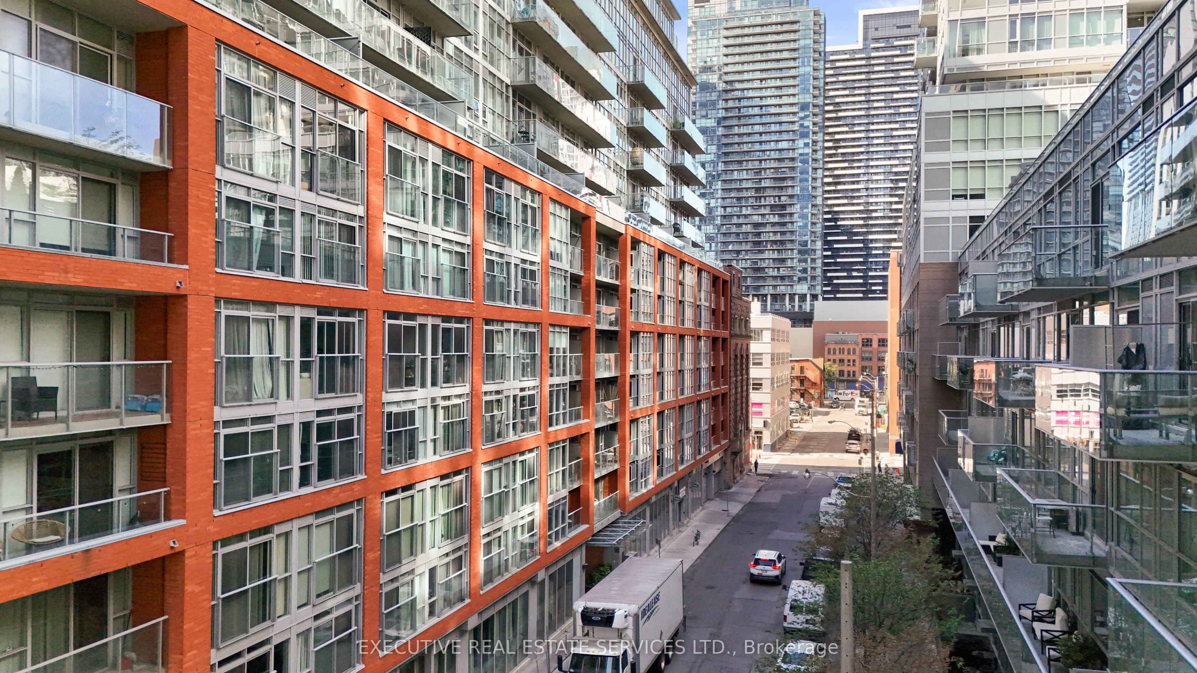 21 Nelson Street, #324
