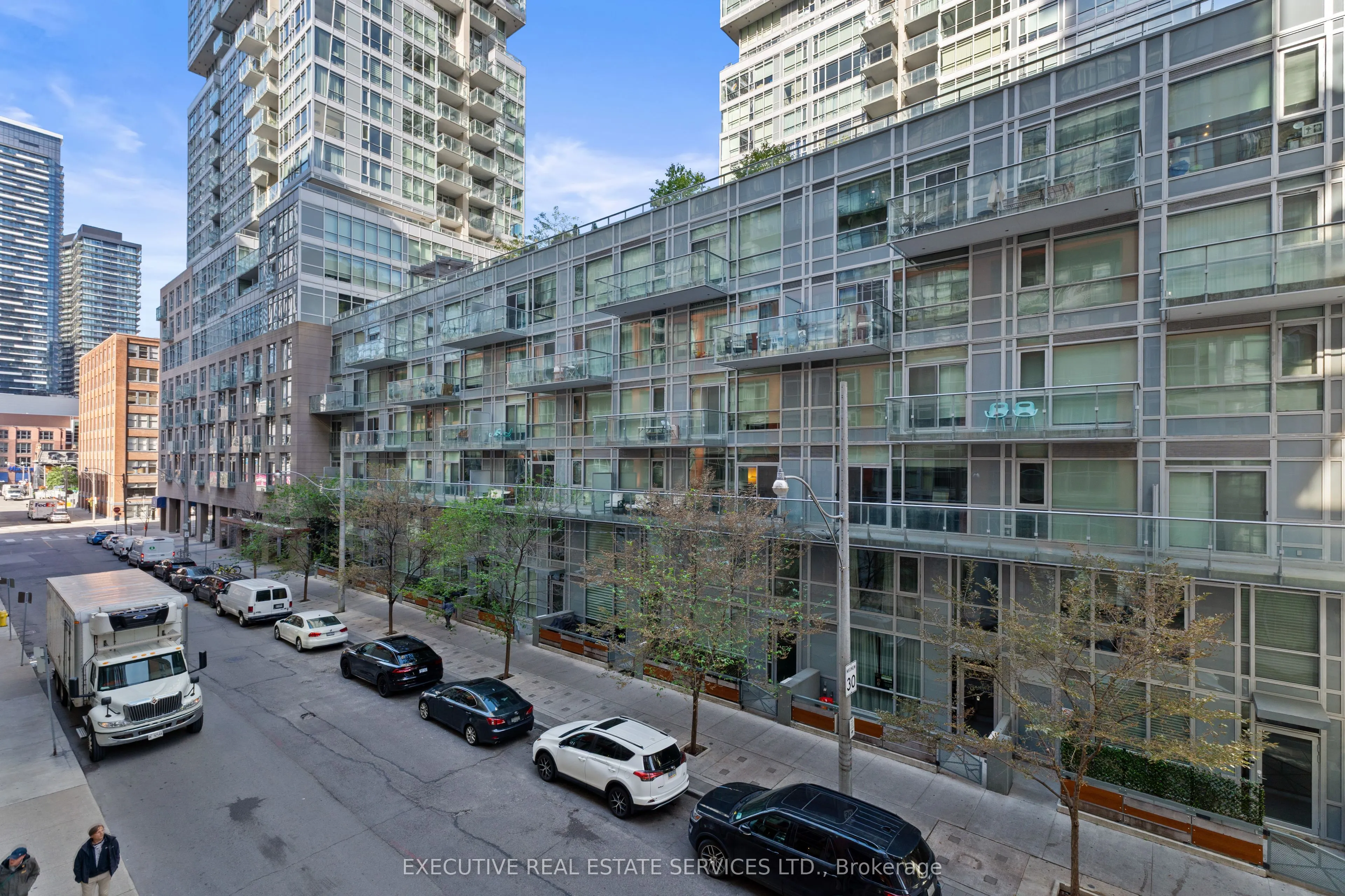 21 Nelson Street, #324