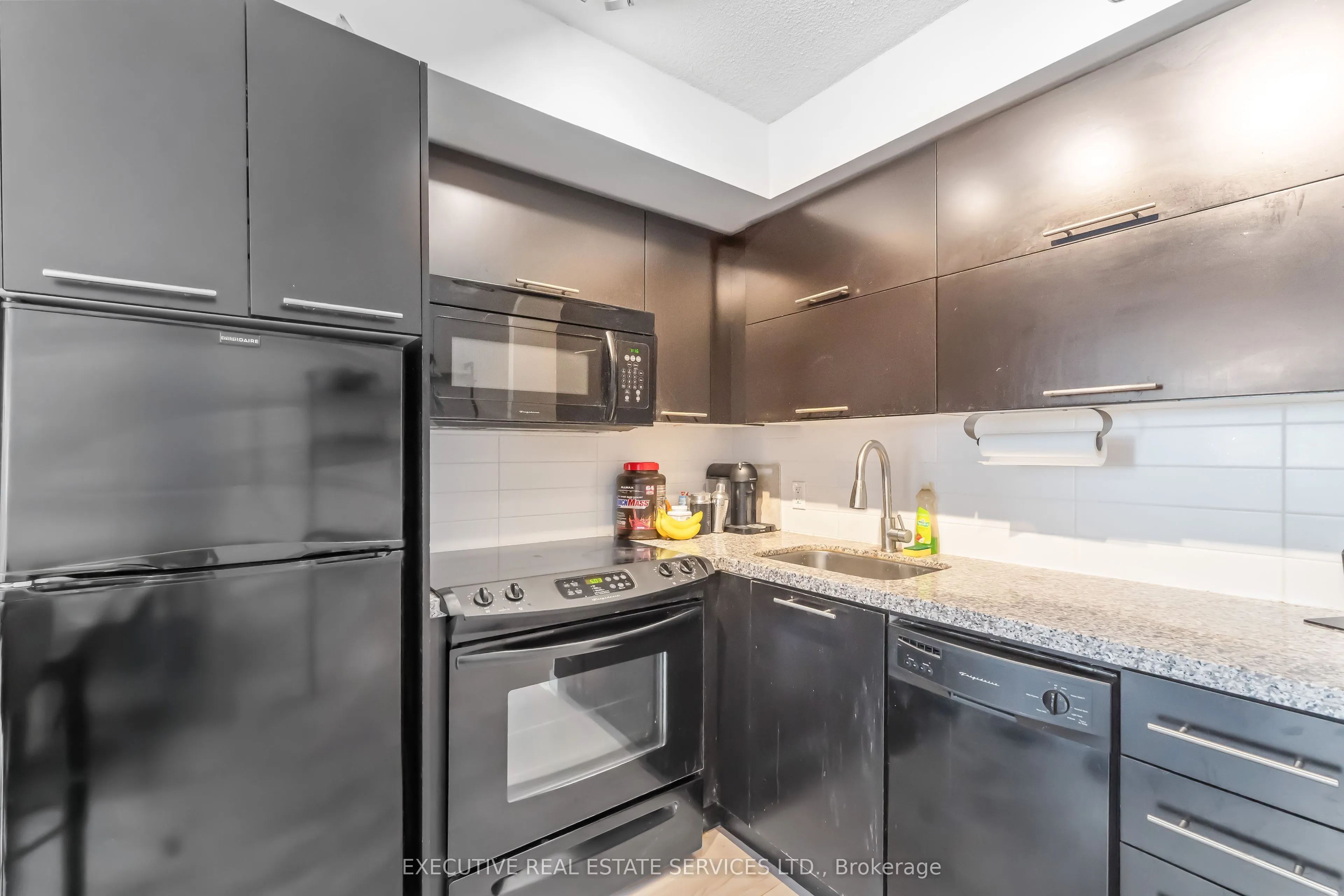 21 Nelson Street, #324
