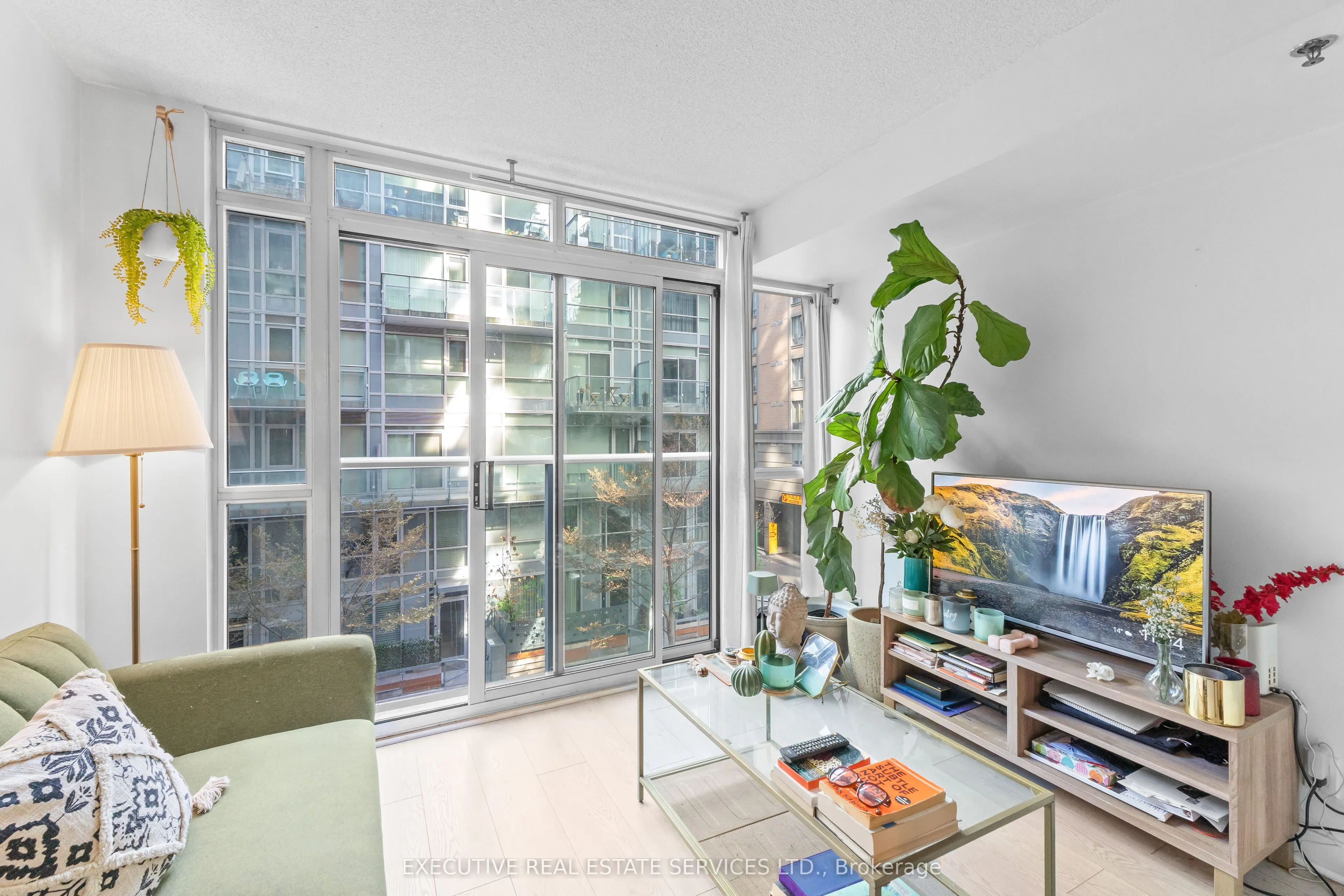 21 Nelson Street, #324