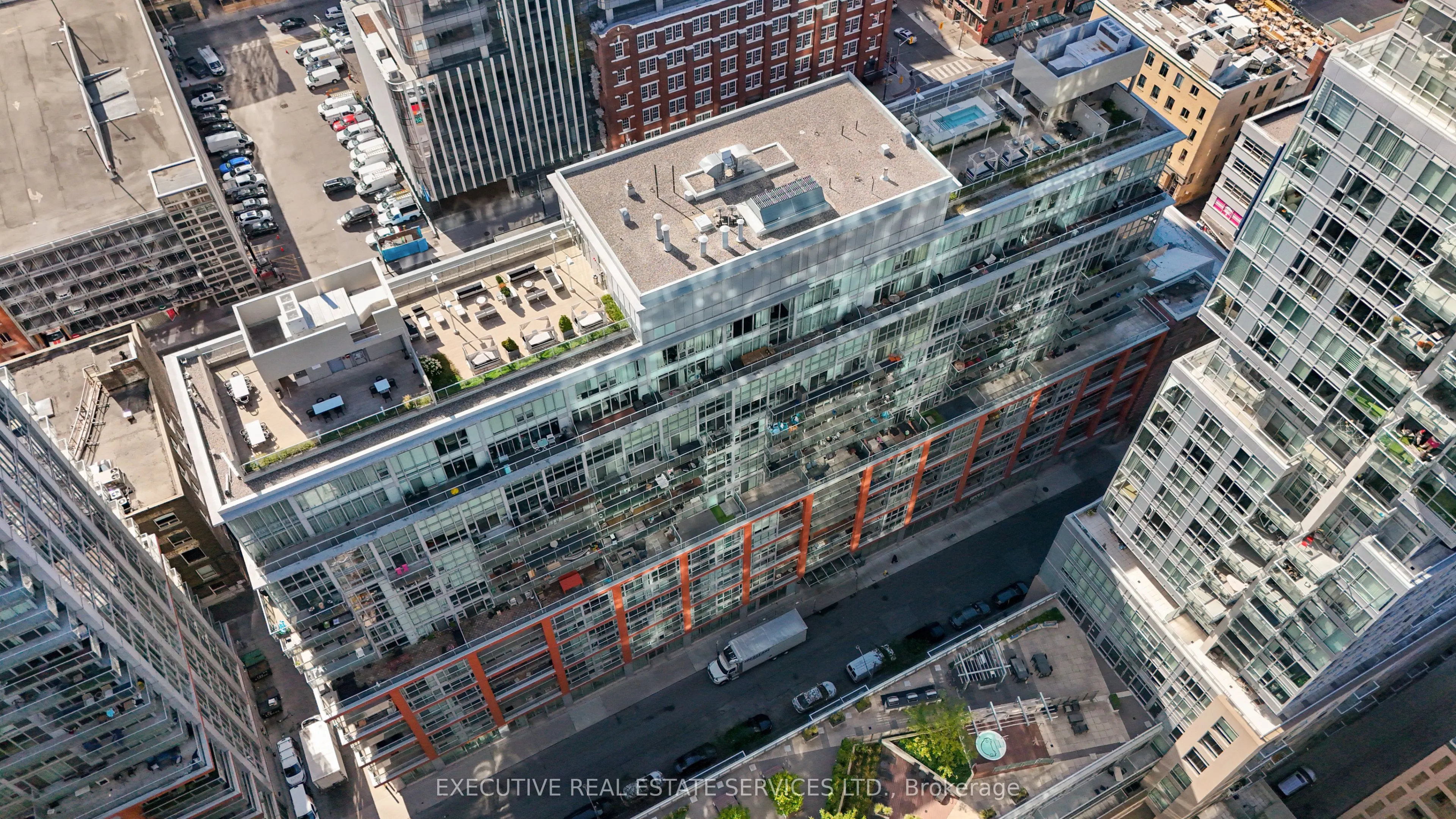 21 Nelson Street, #324