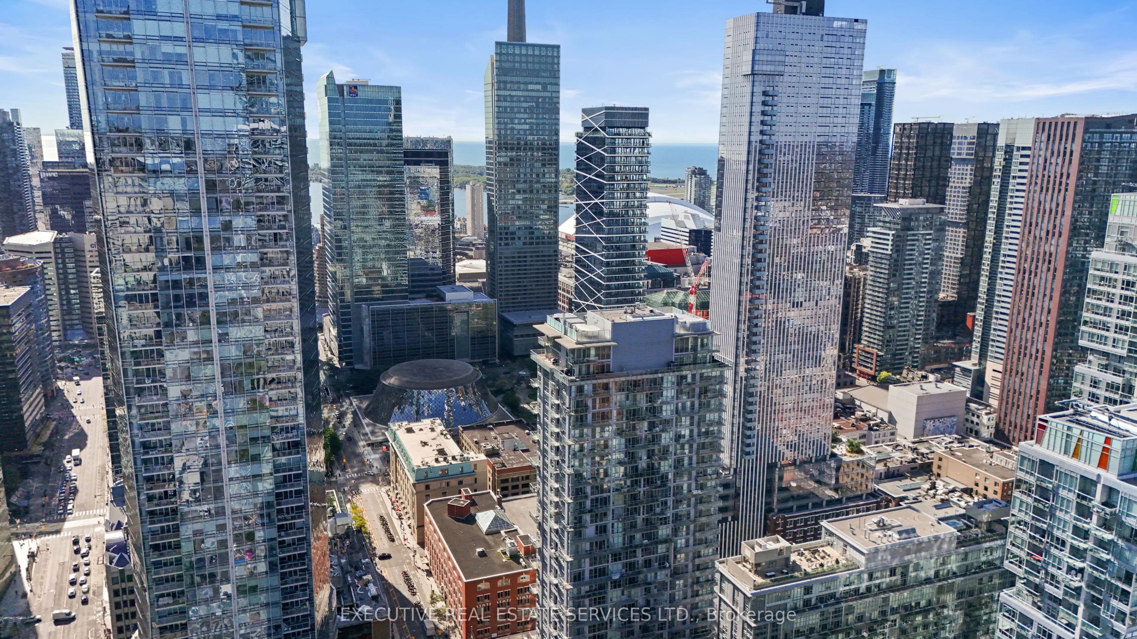 21 Nelson Street, #324