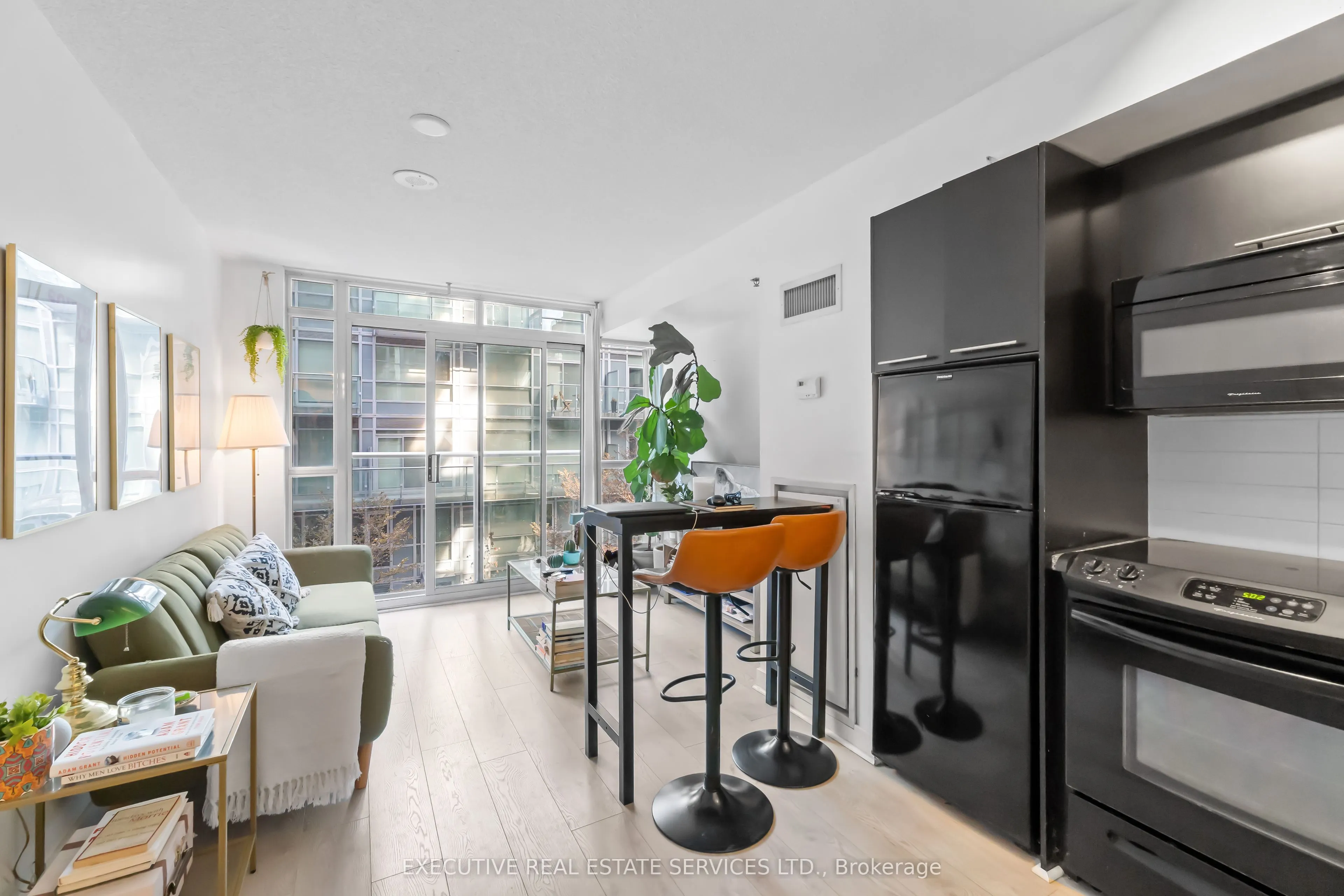 21 Nelson Street, #324