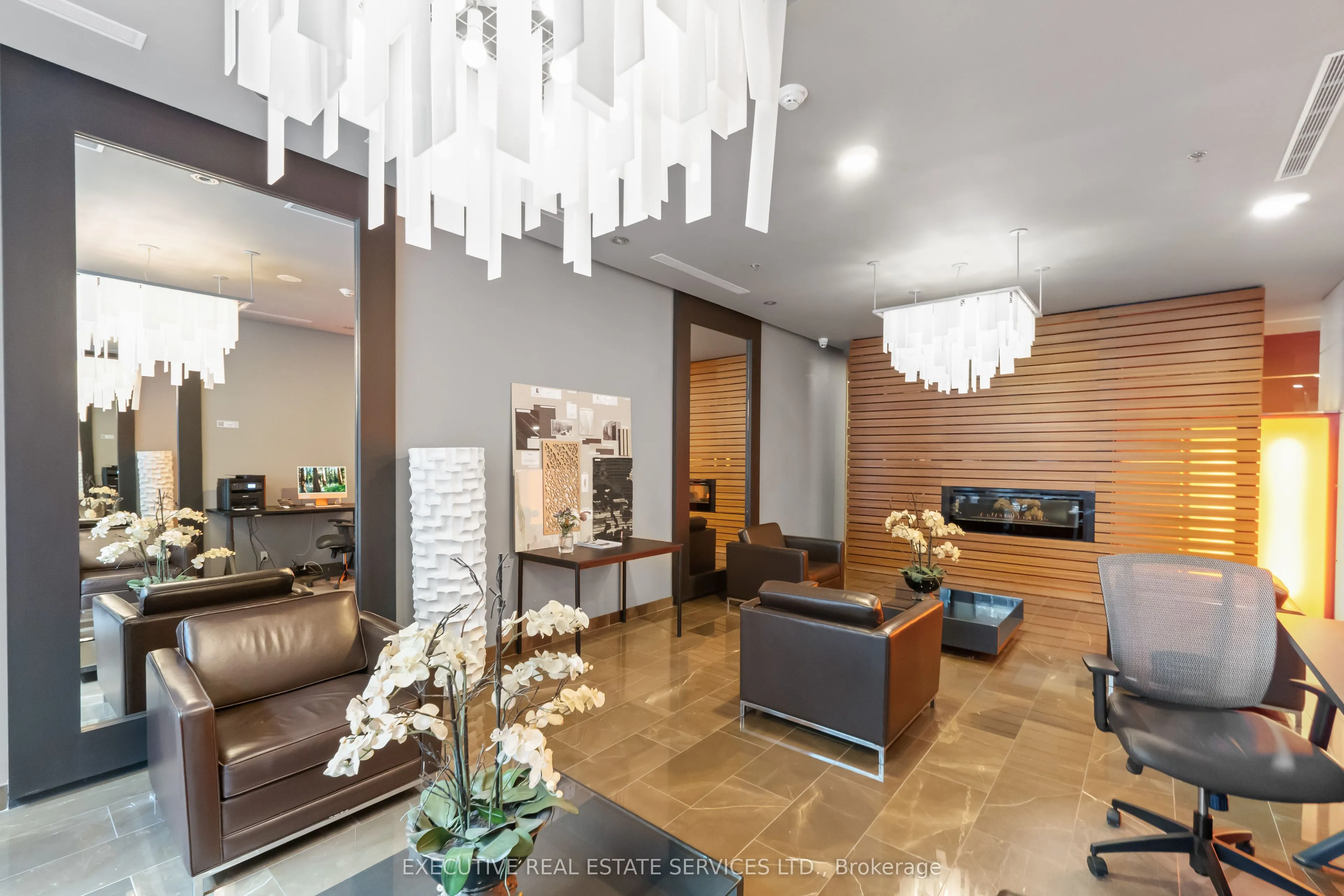 21 Nelson Street, #324