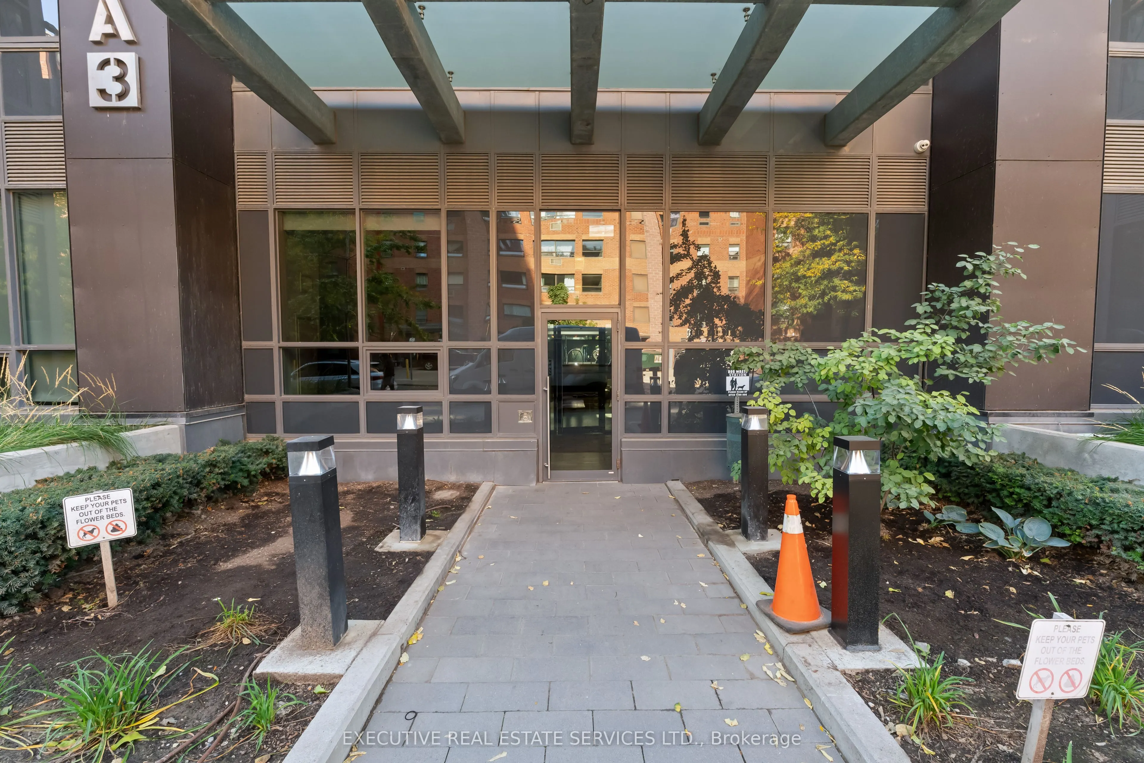 1030 King Street W, #721