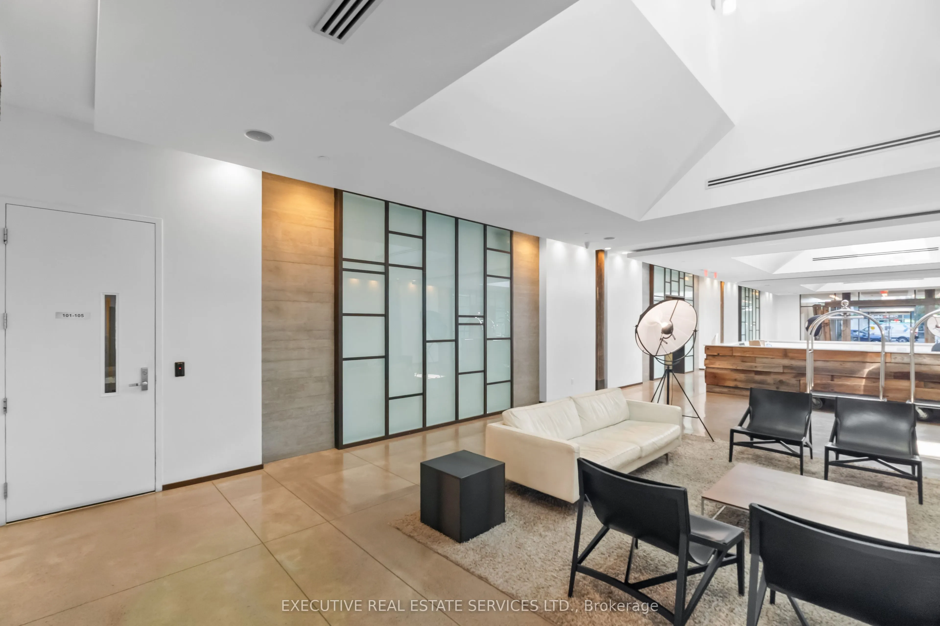 1030 King Street W, #721