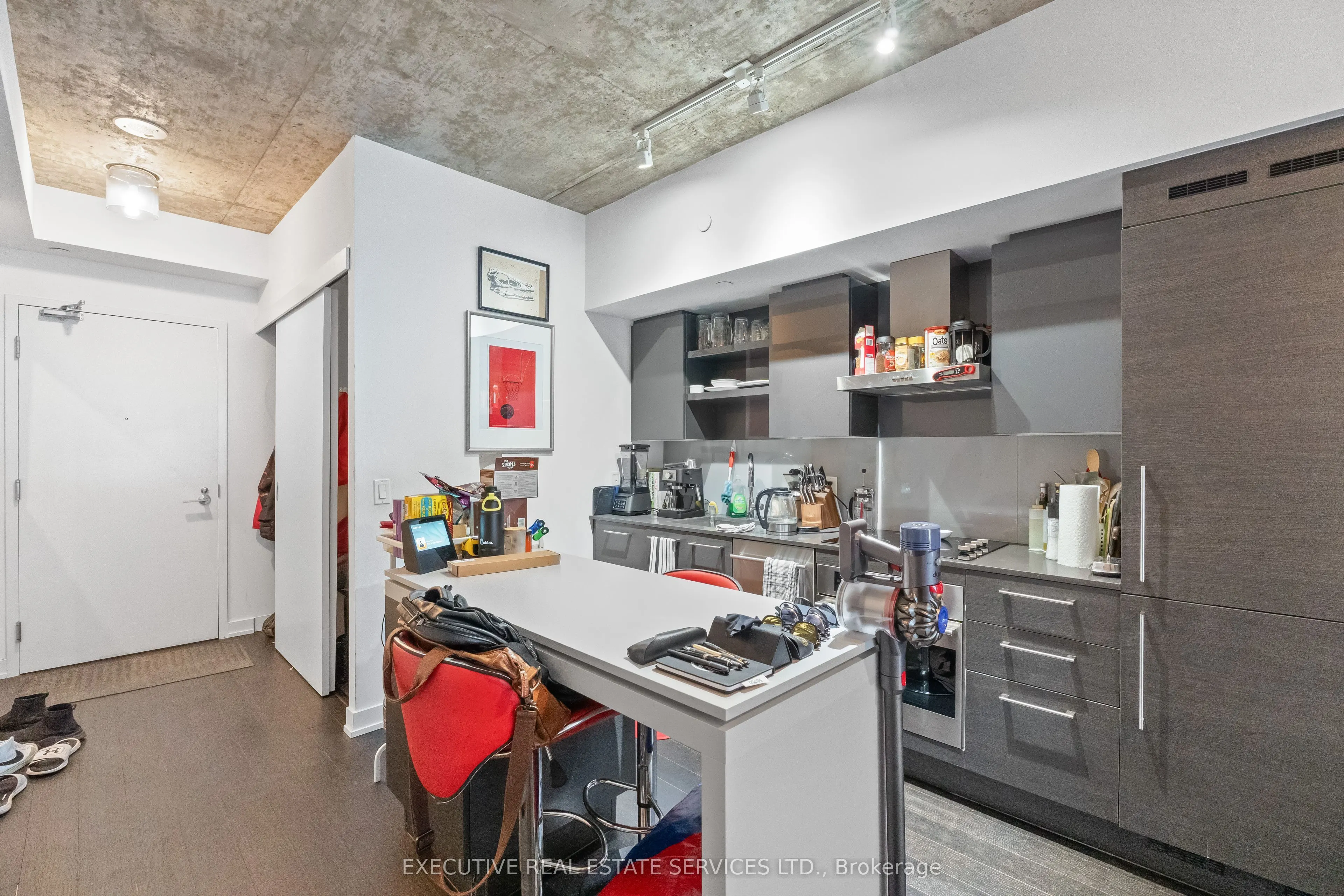 1030 King Street W, #721