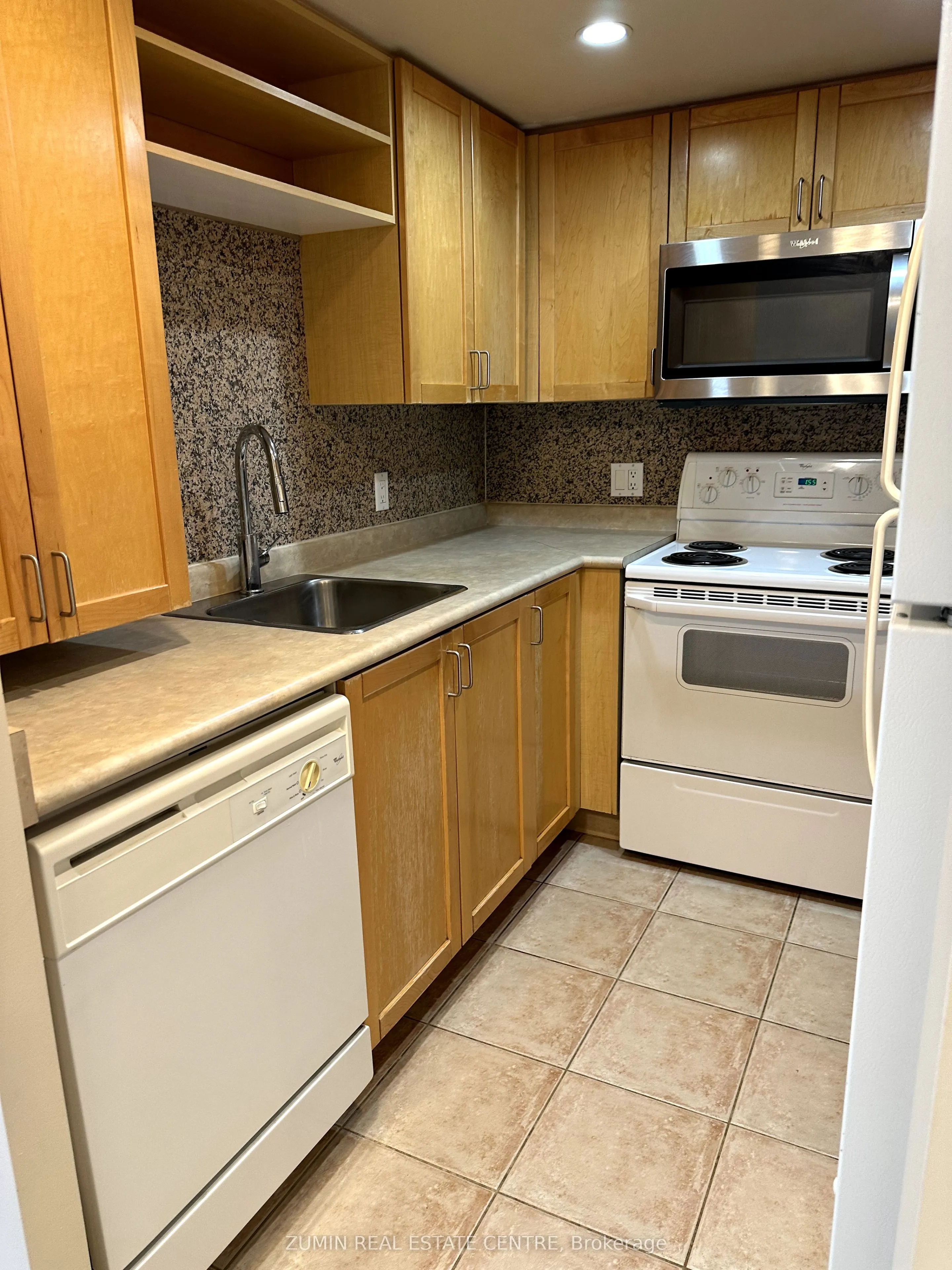 8 Park Road, #2116
