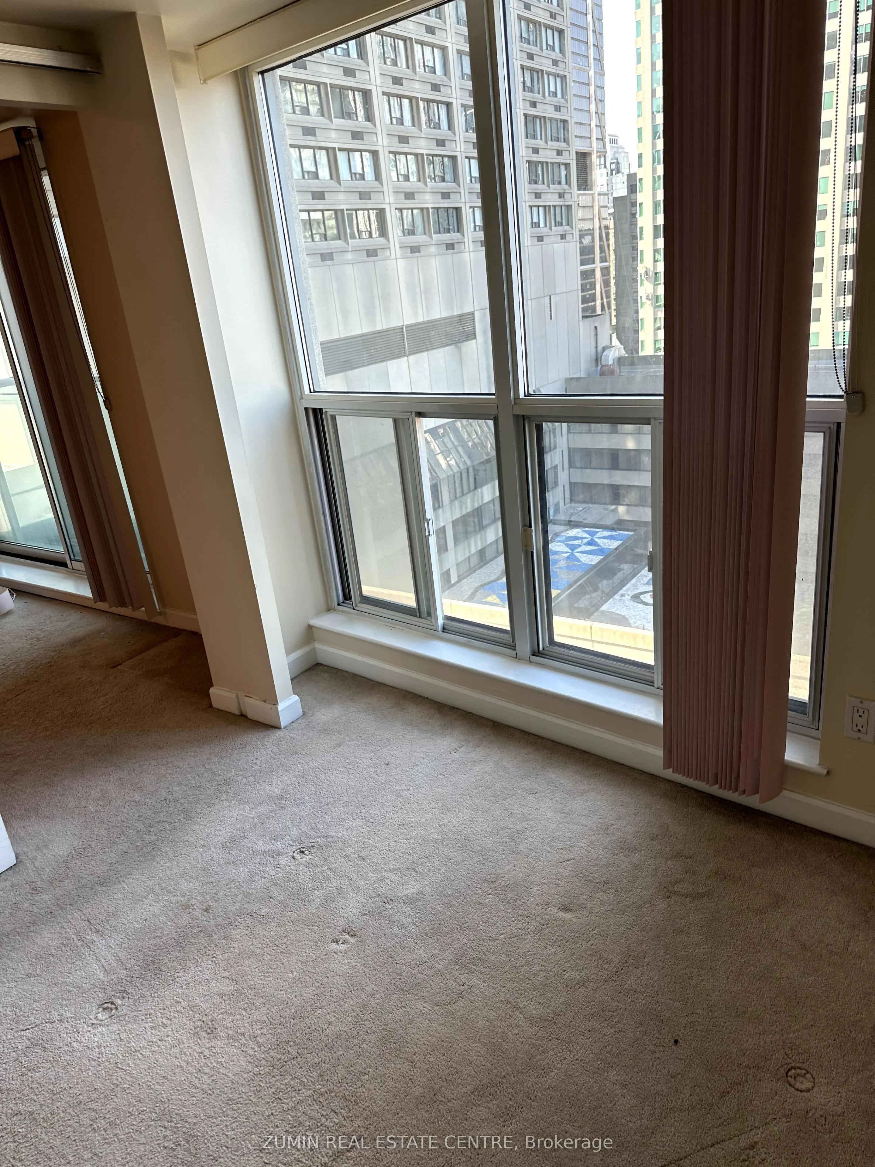 8 Park Road, #2116