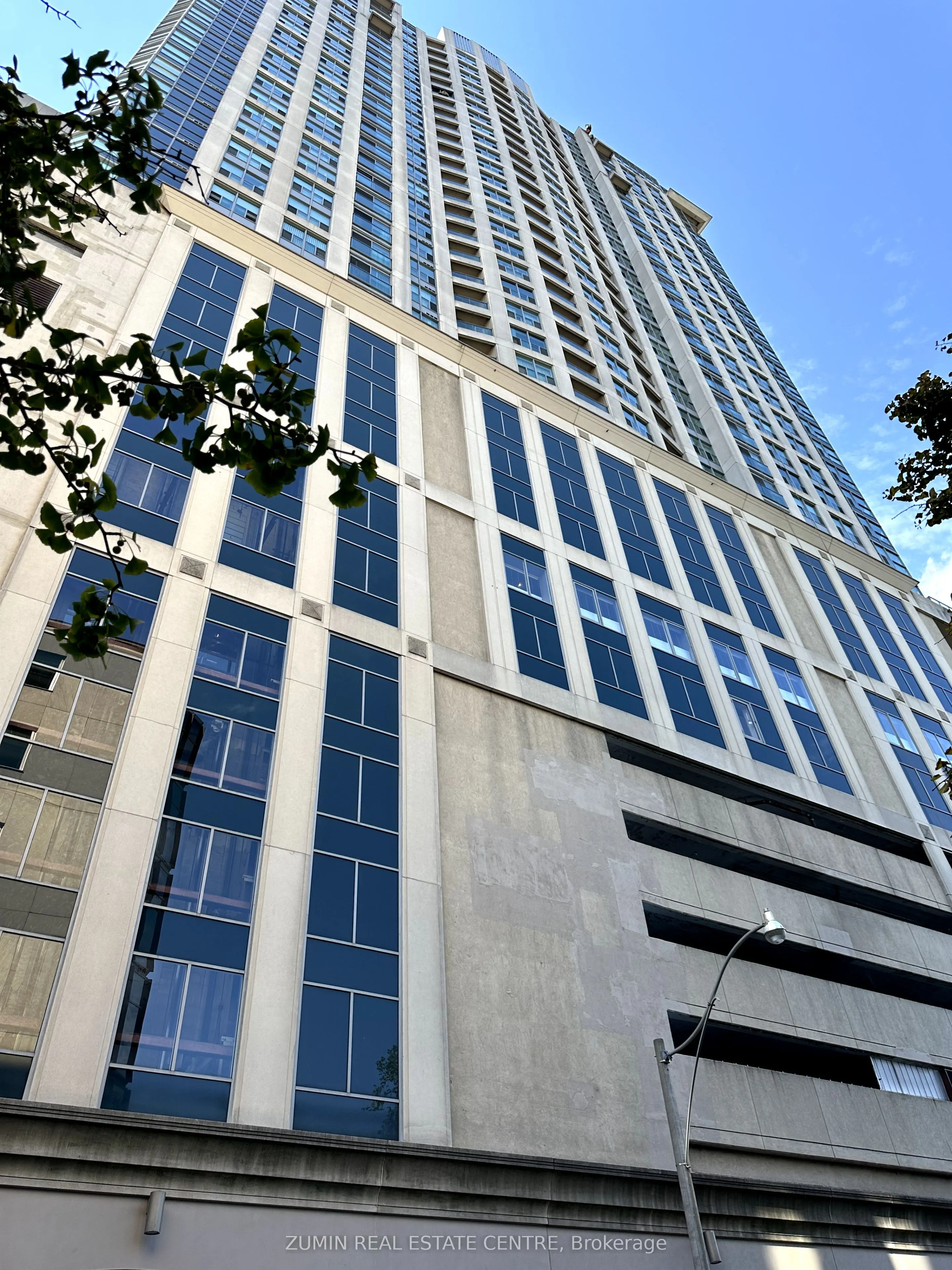 8 Park Road, #2116