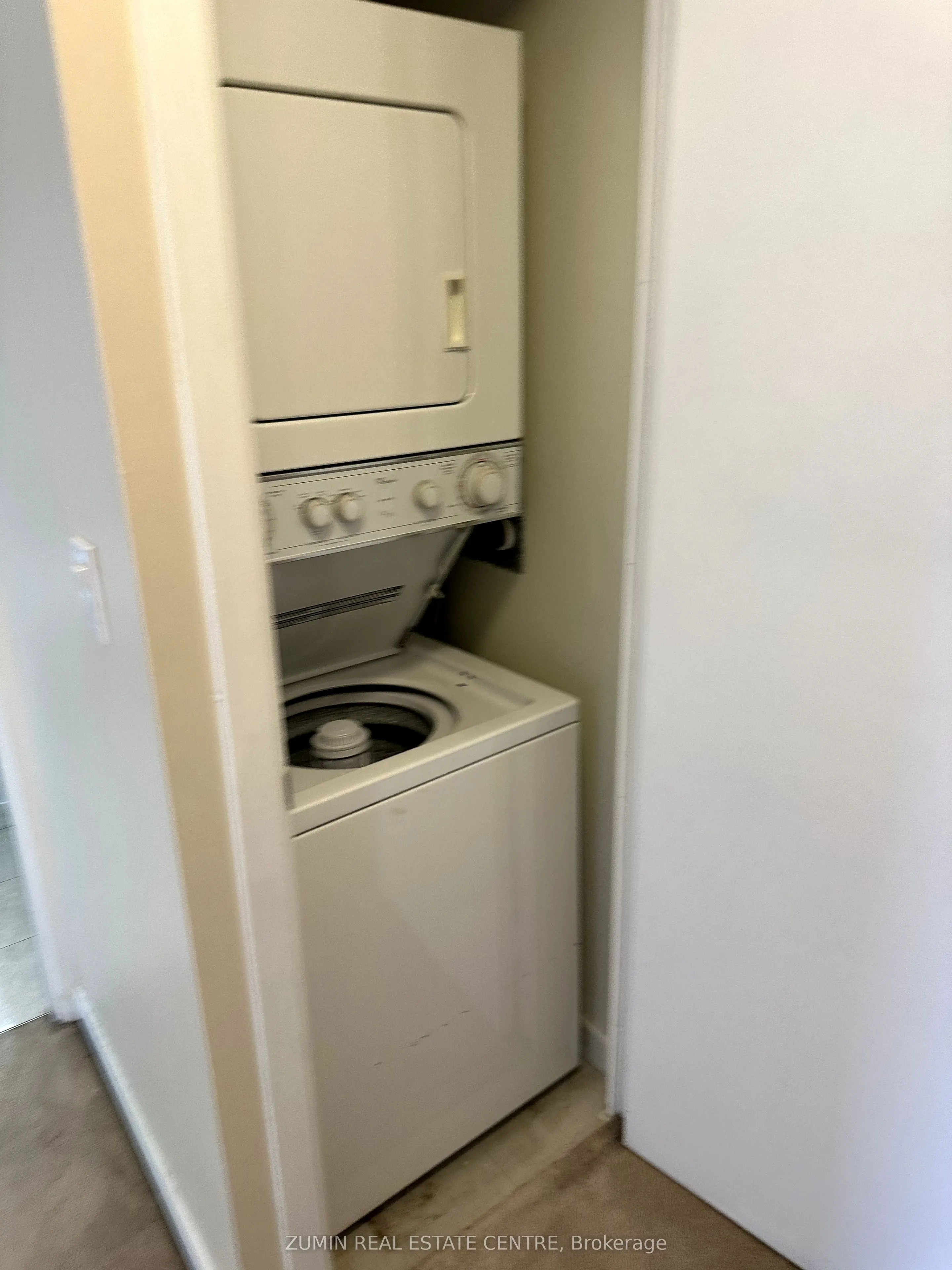 8 Park Road, #2116