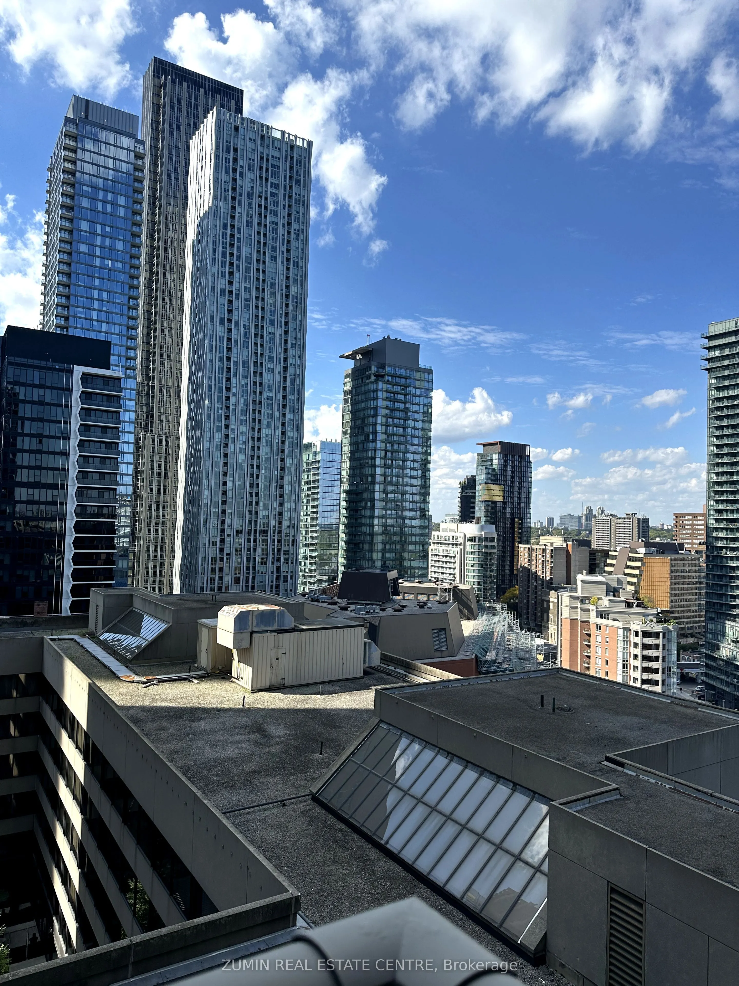 8 Park Road, #2116