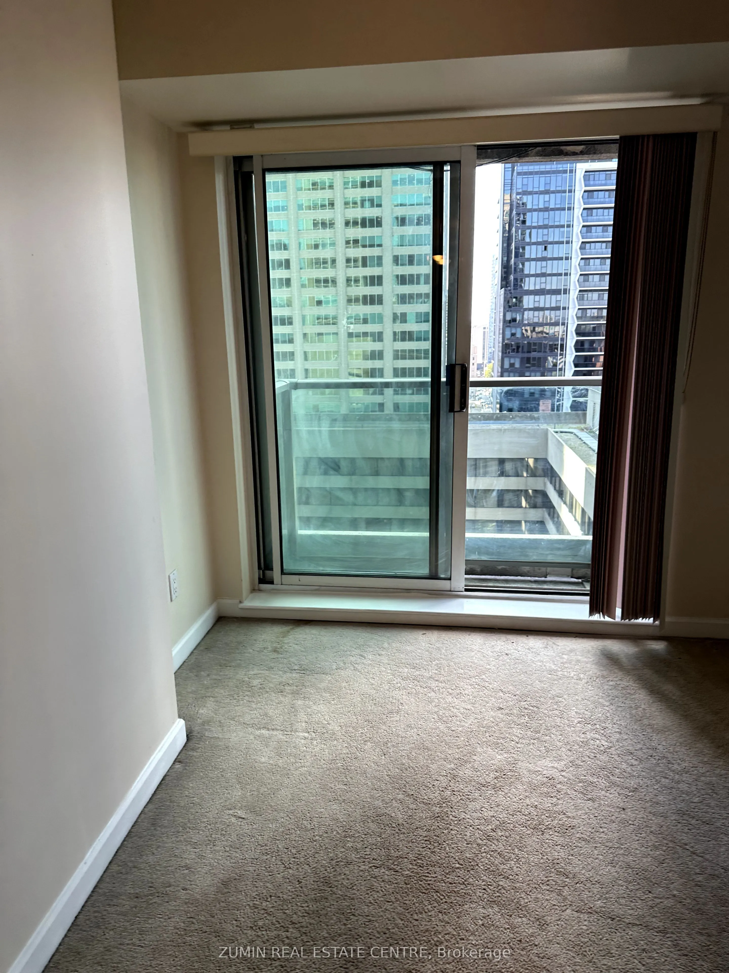8 Park Road, #2116