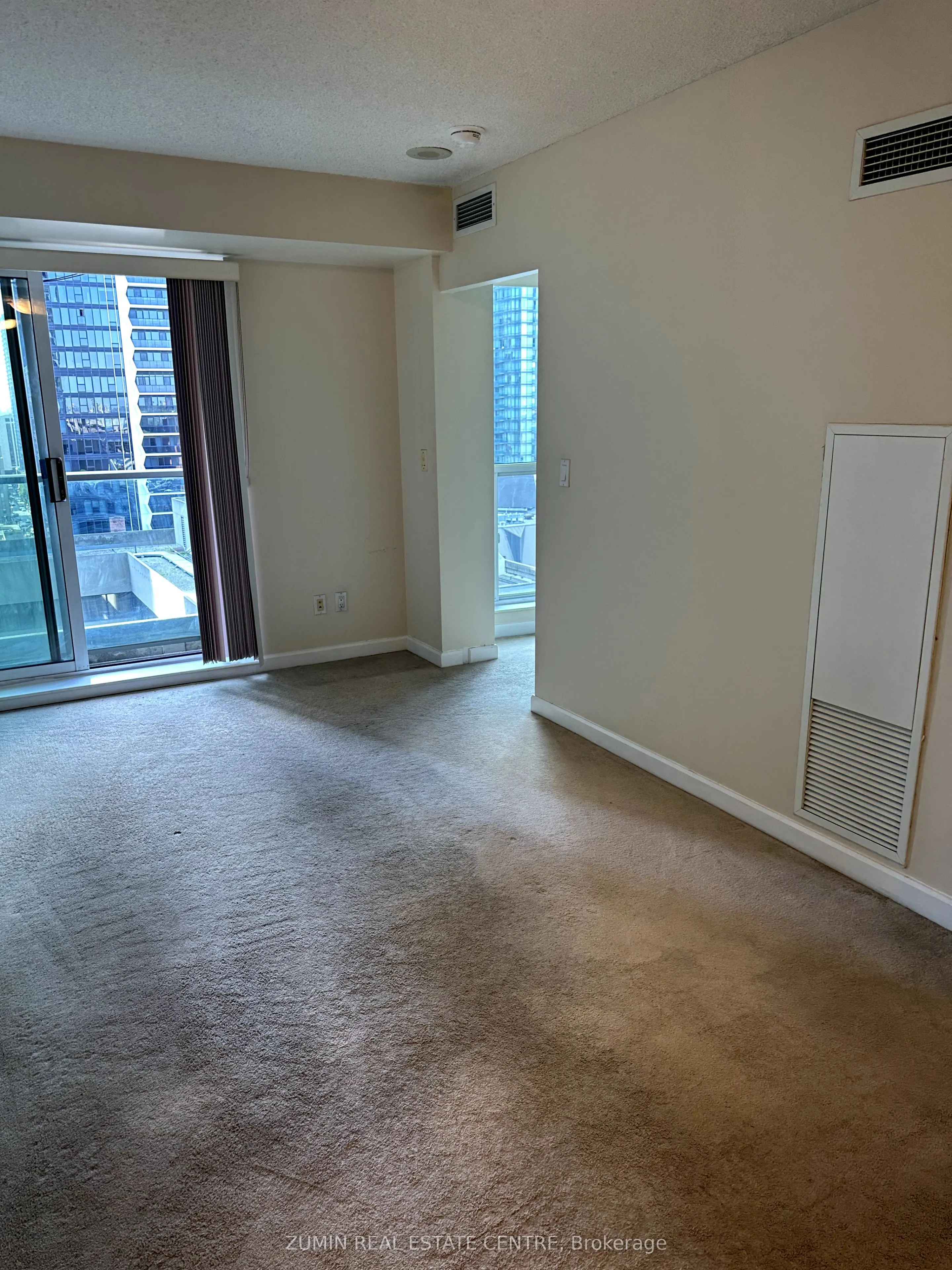 8 Park Road, #2116