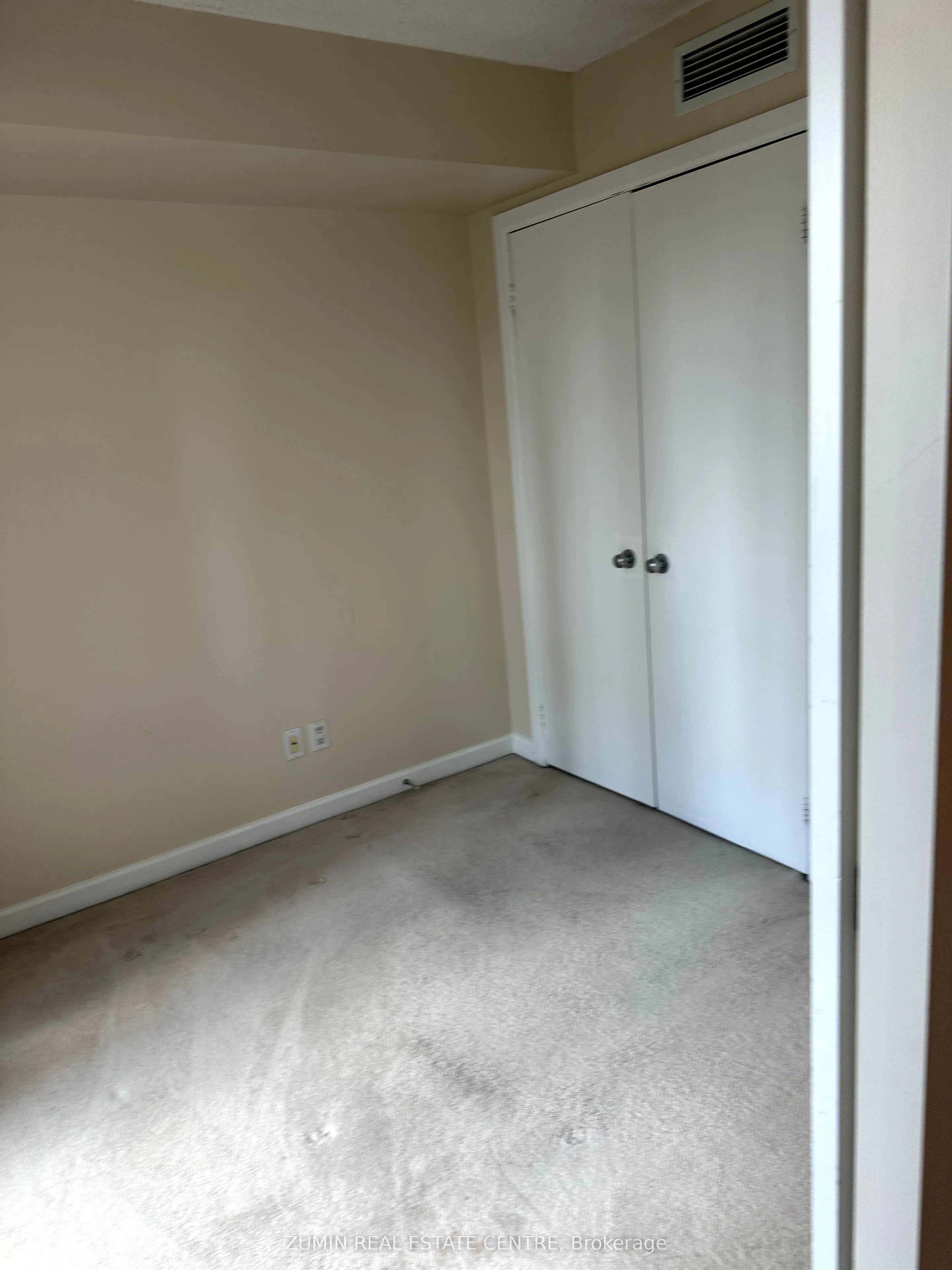 8 Park Road, #2116
