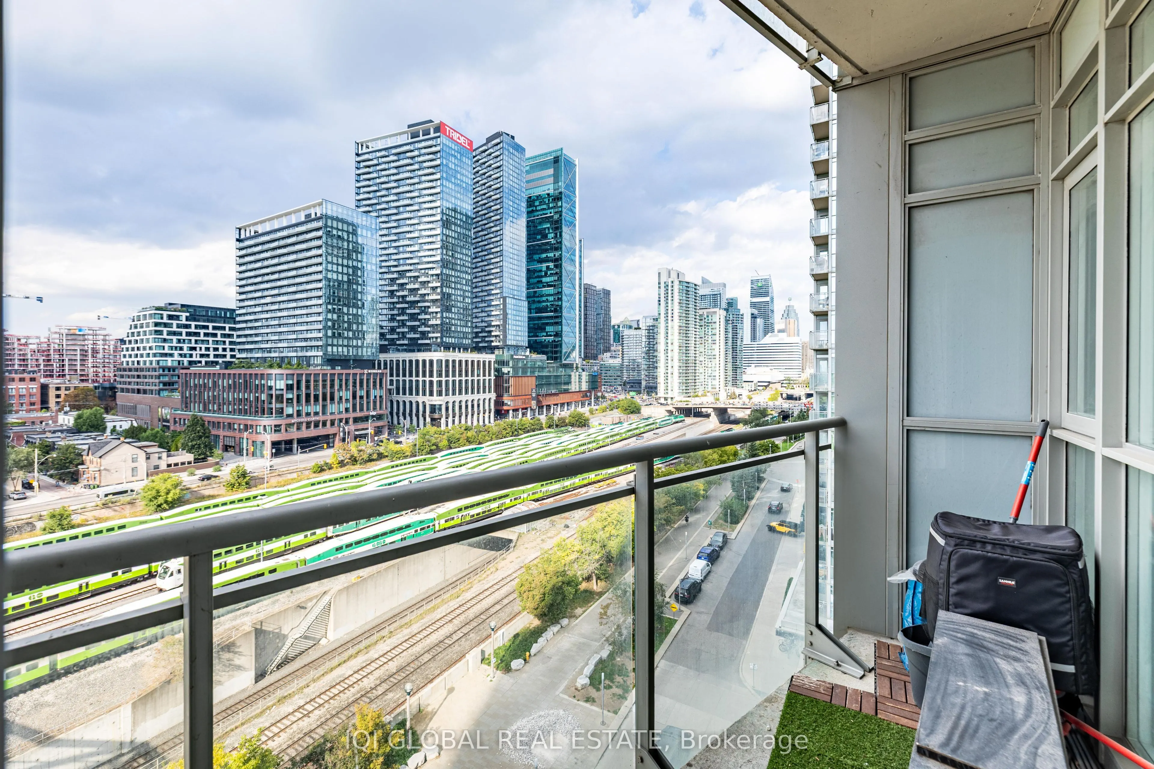 21 Iceboat Terrace, #1025