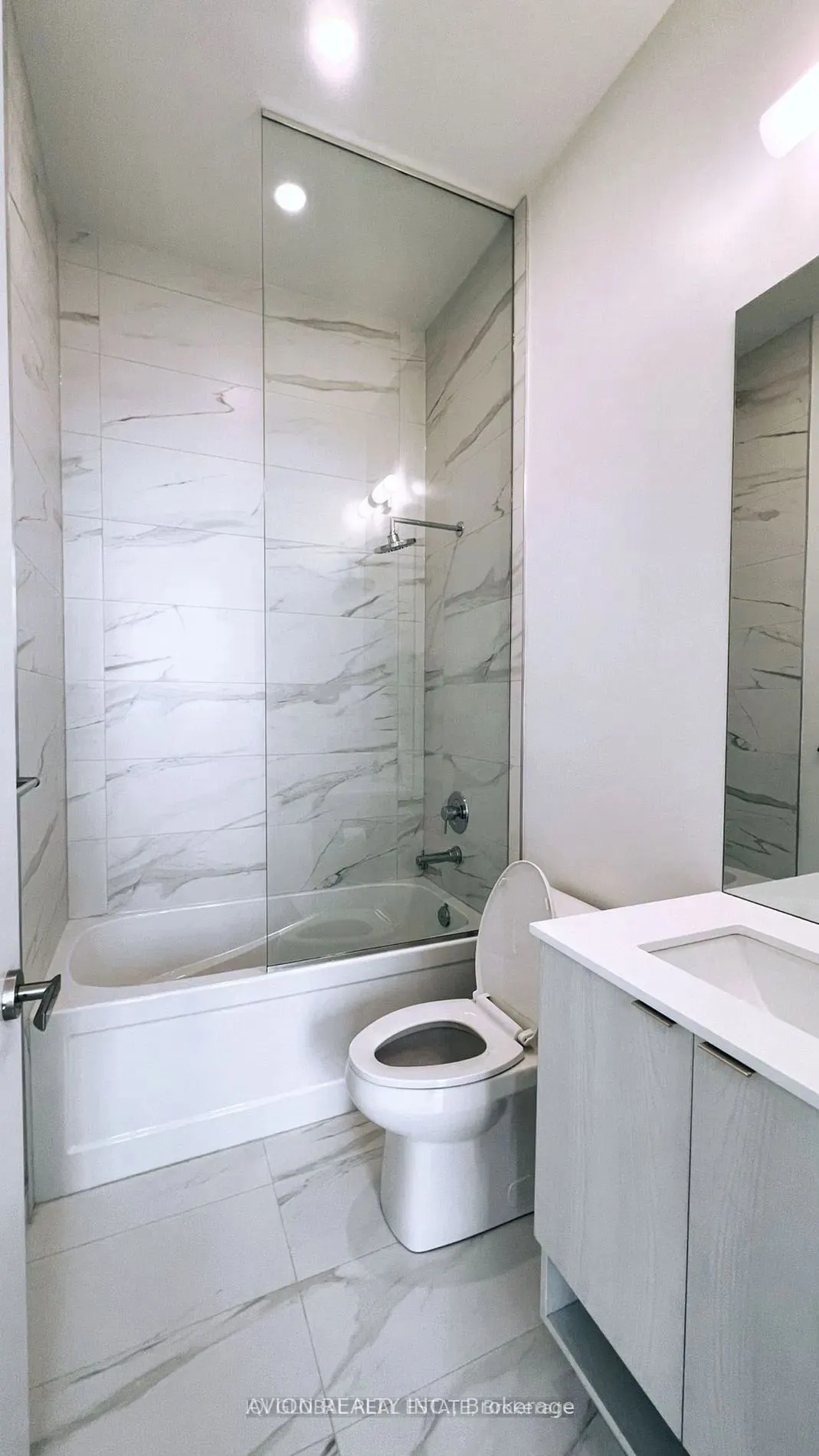 138 Downes Street, #Ph1-05