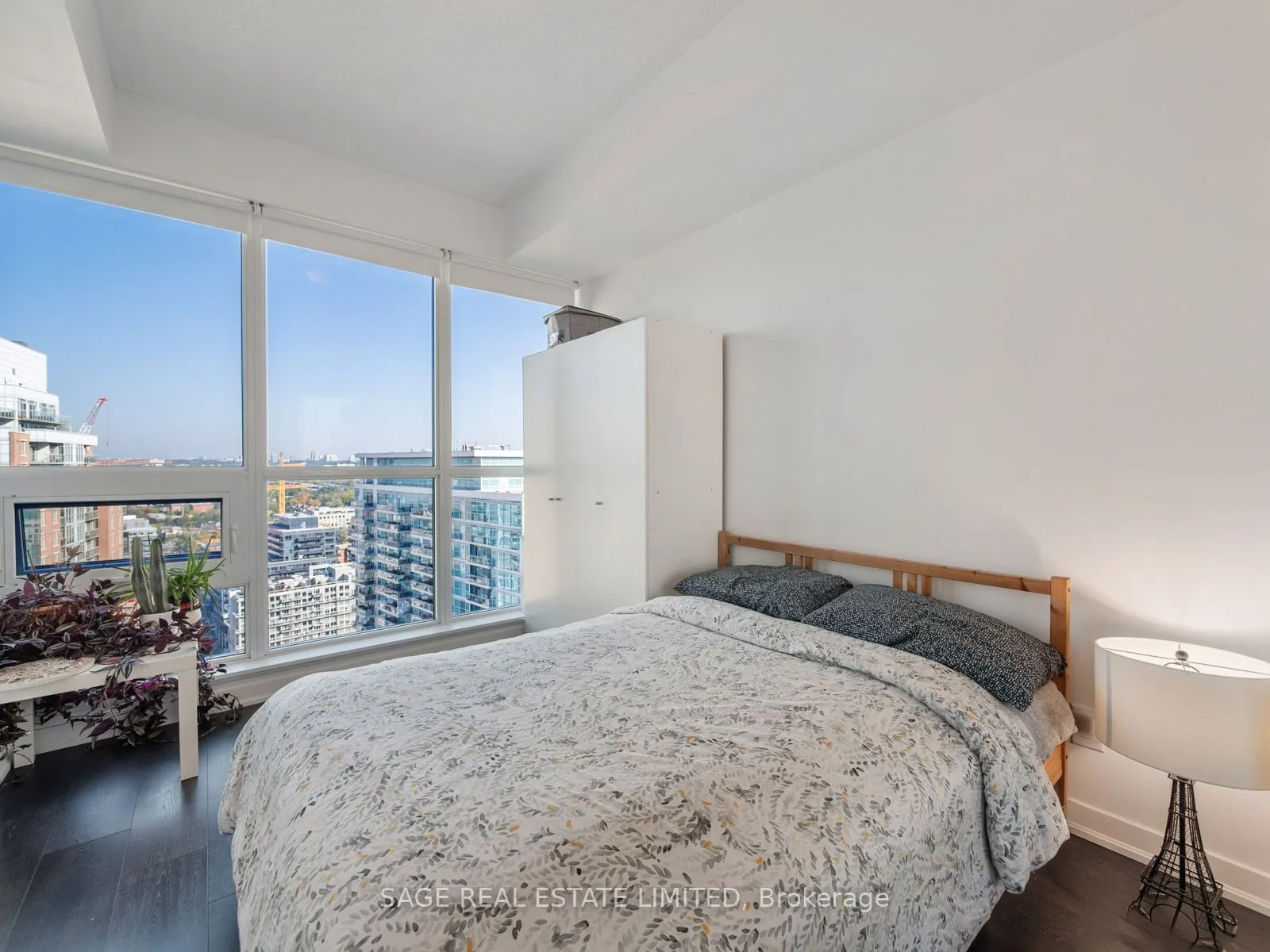 150 East Liberty Street E, #2601